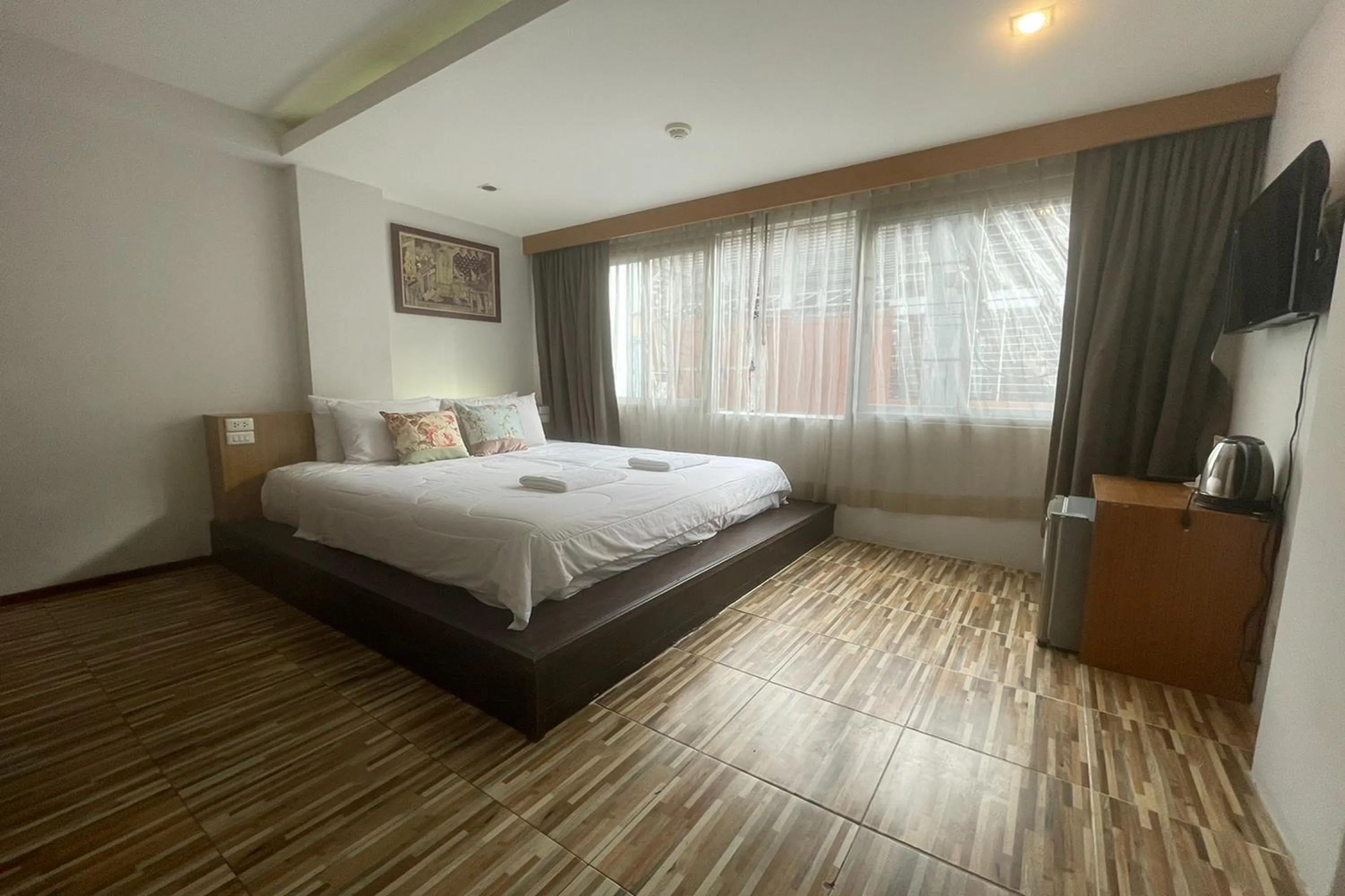 Photo of the whole room, Bed in Landmark Patong Hotel