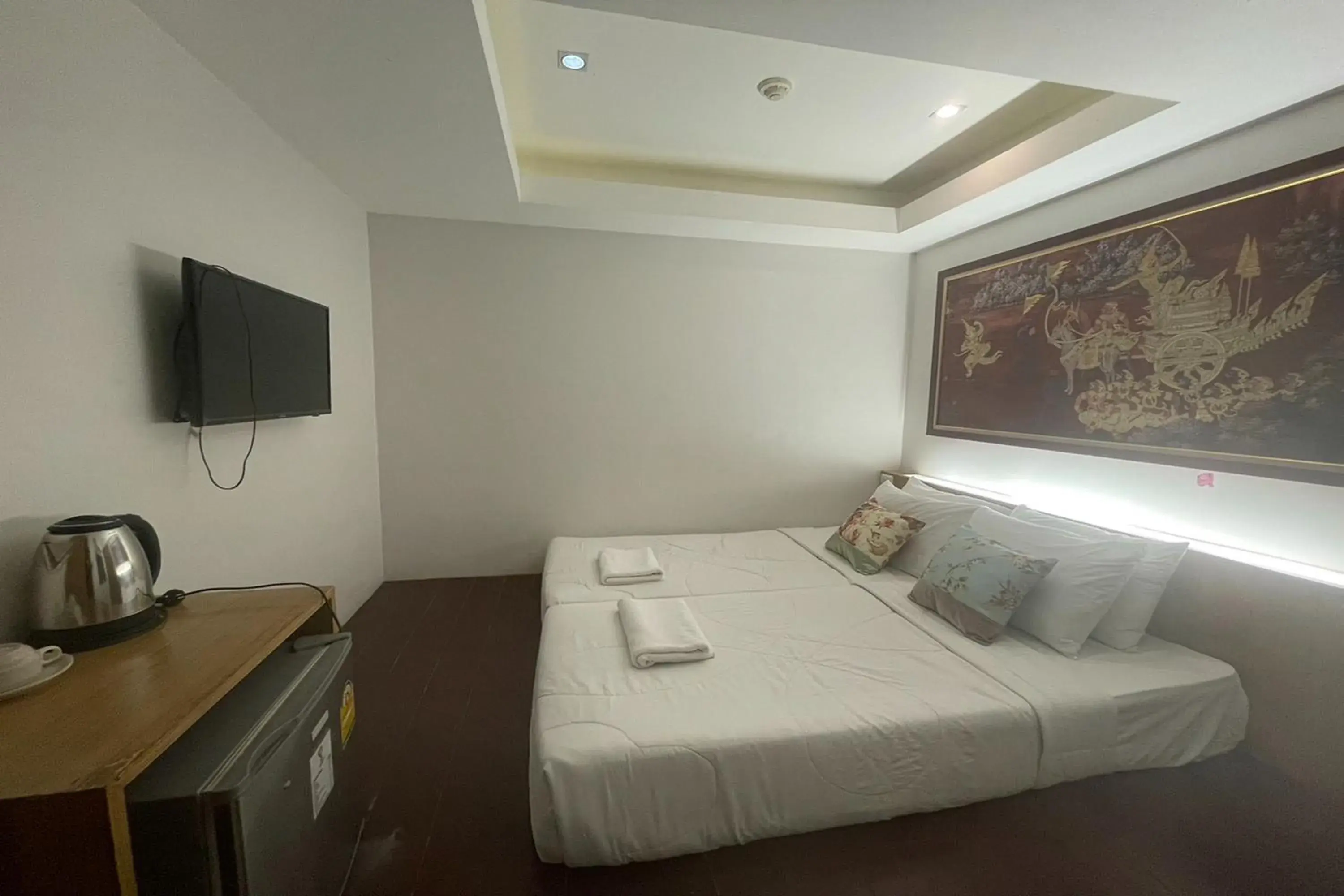 Coffee/tea facilities, Bed in Landmark Patong Hotel Coffee/tea facilities, Bed in Landmark Patong Hotel