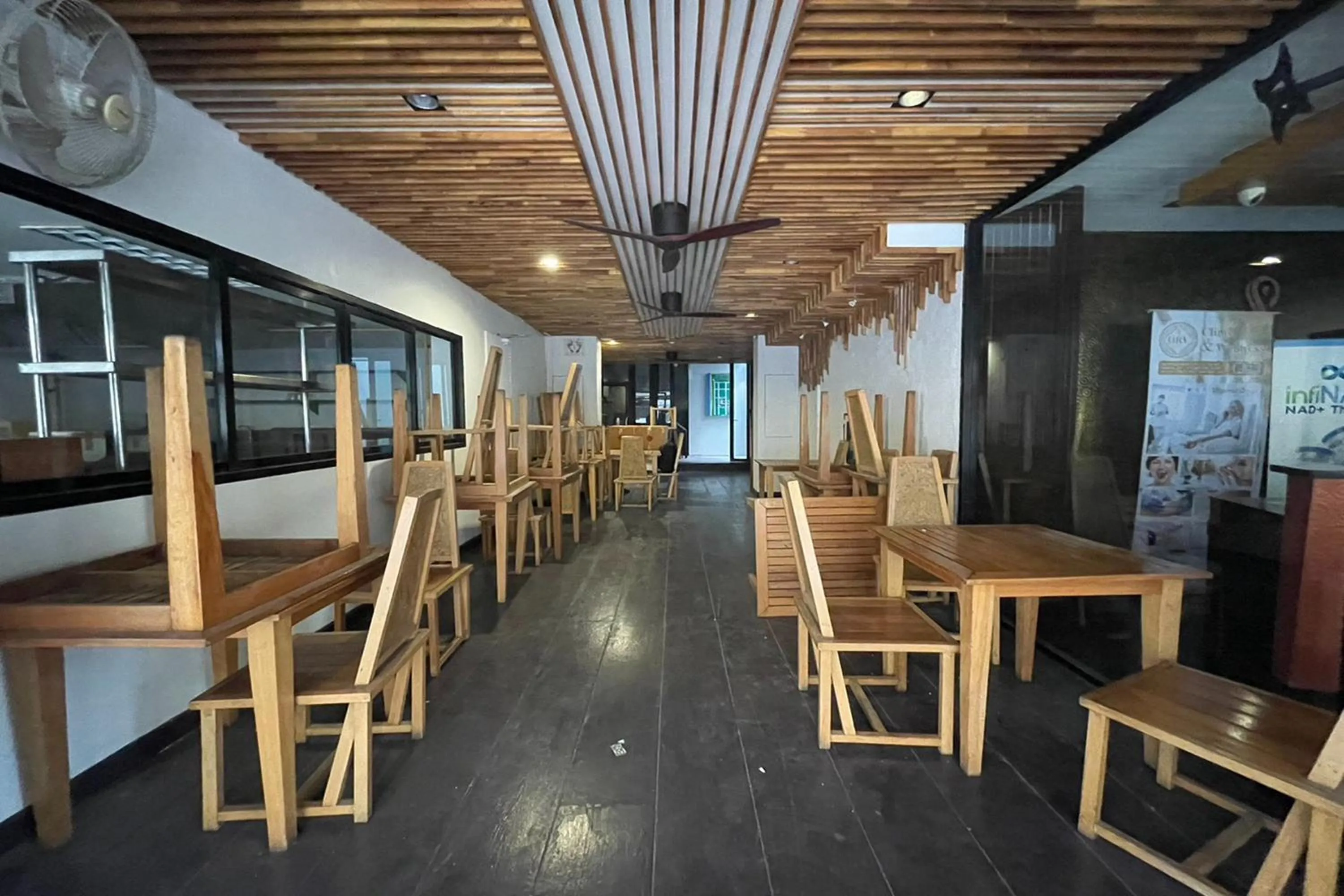 Restaurant/places to eat in Landmark Patong Hotel