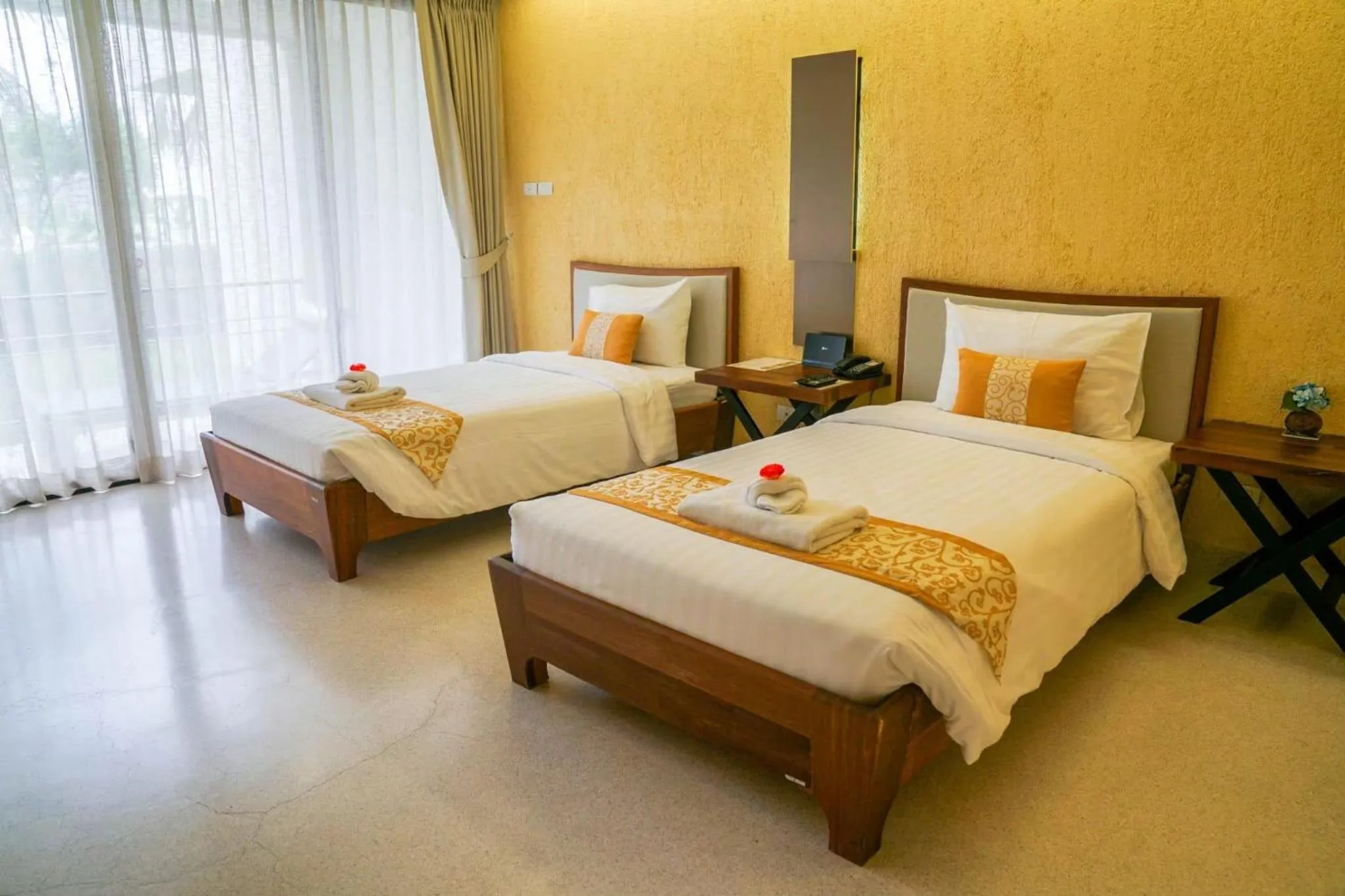 Bed in Serene Phla Resort and Restaurant