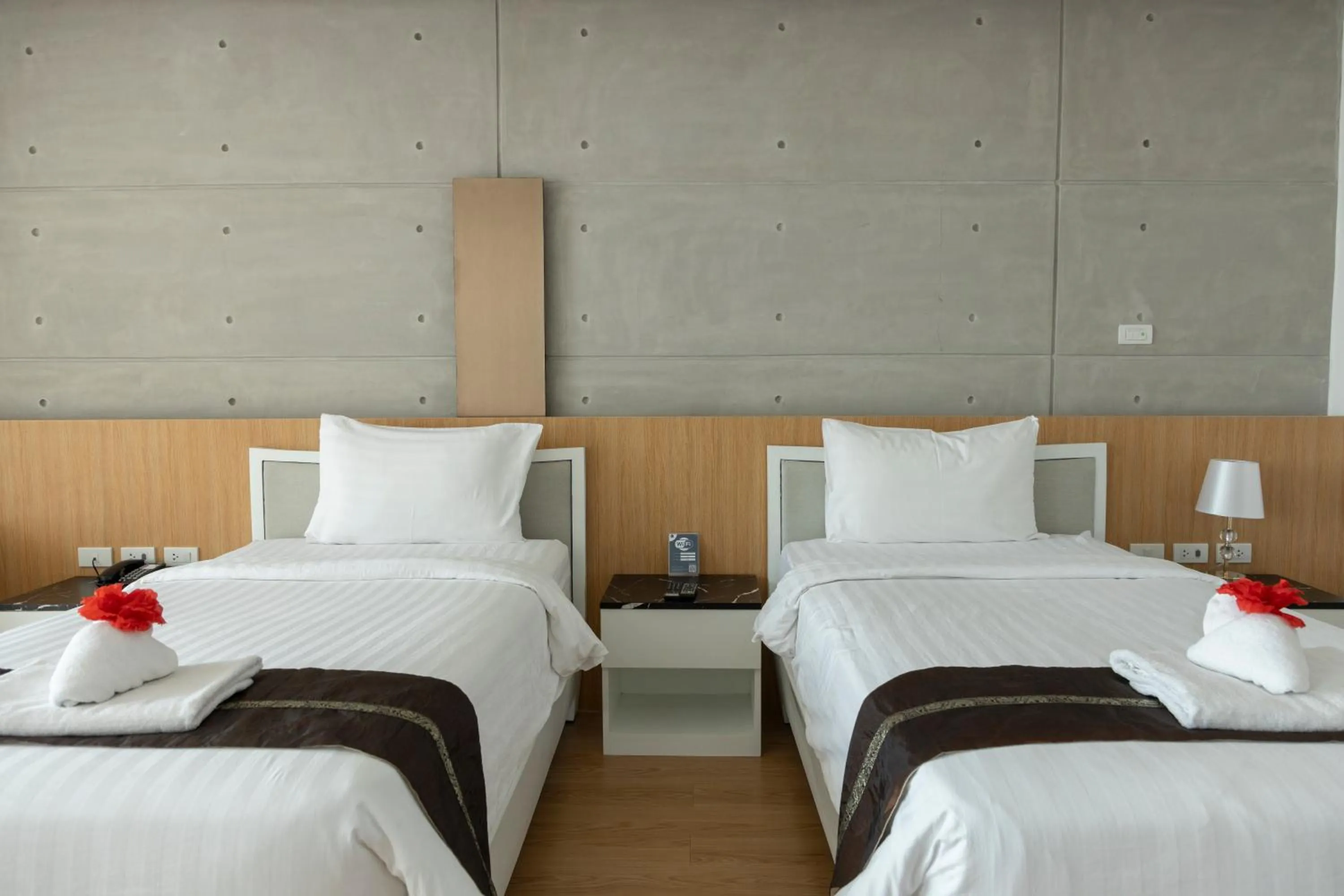 Bed in Serene Phla Resort and Restaurant