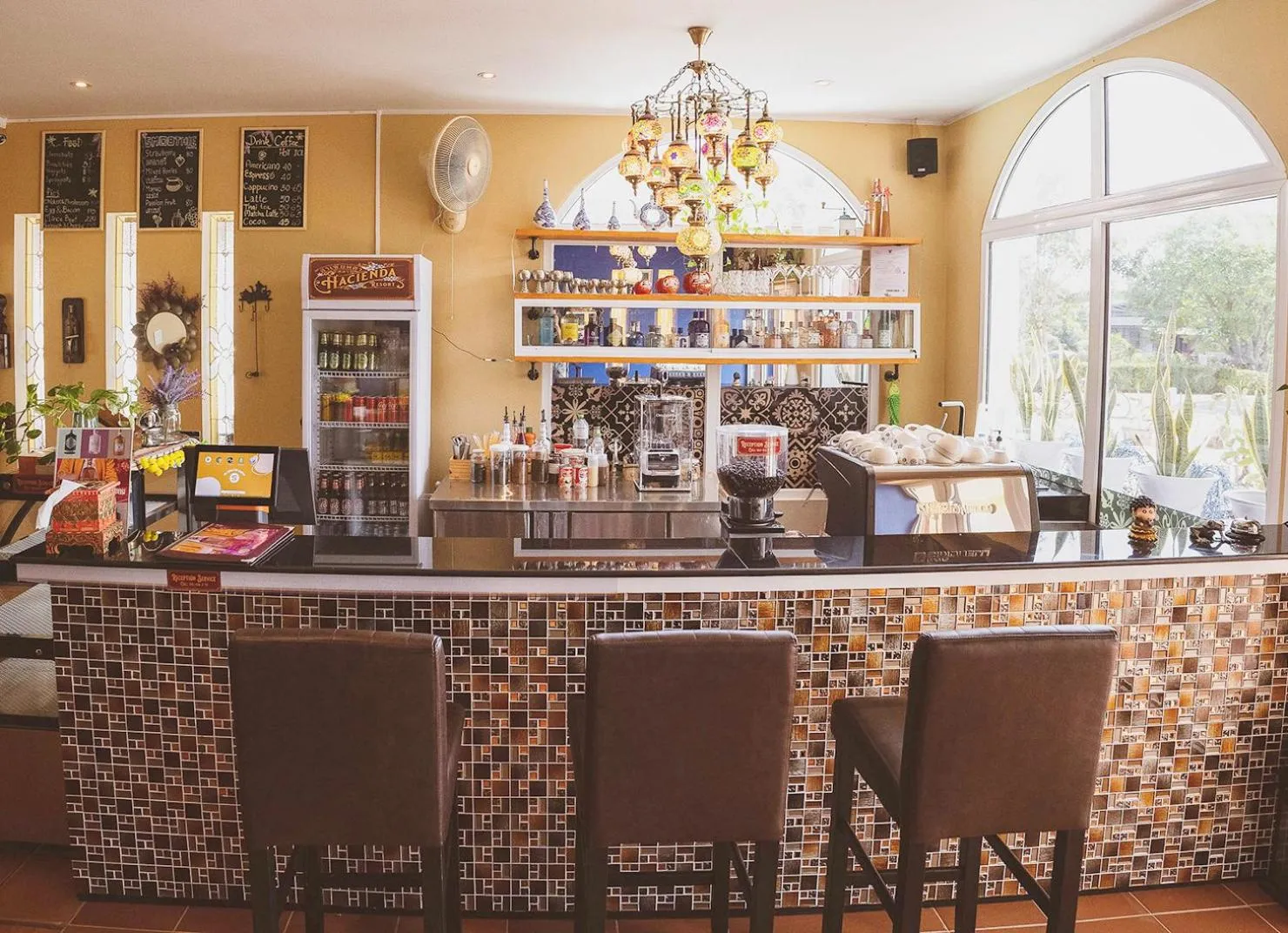 Lounge or bar in Hacienda Resort - Mae Phim