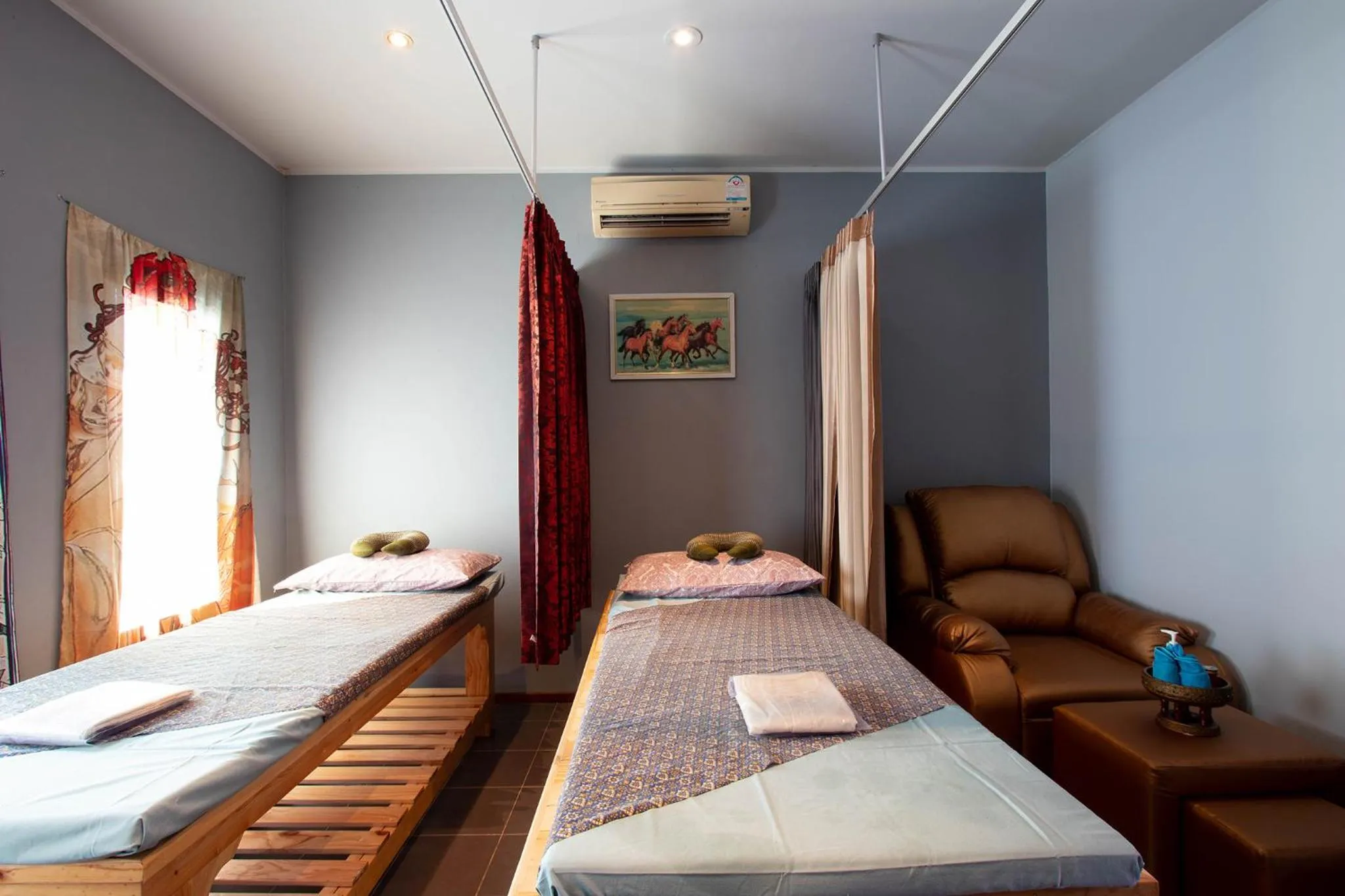 Massage, Bed in Hacienda Resort - Mae Phim