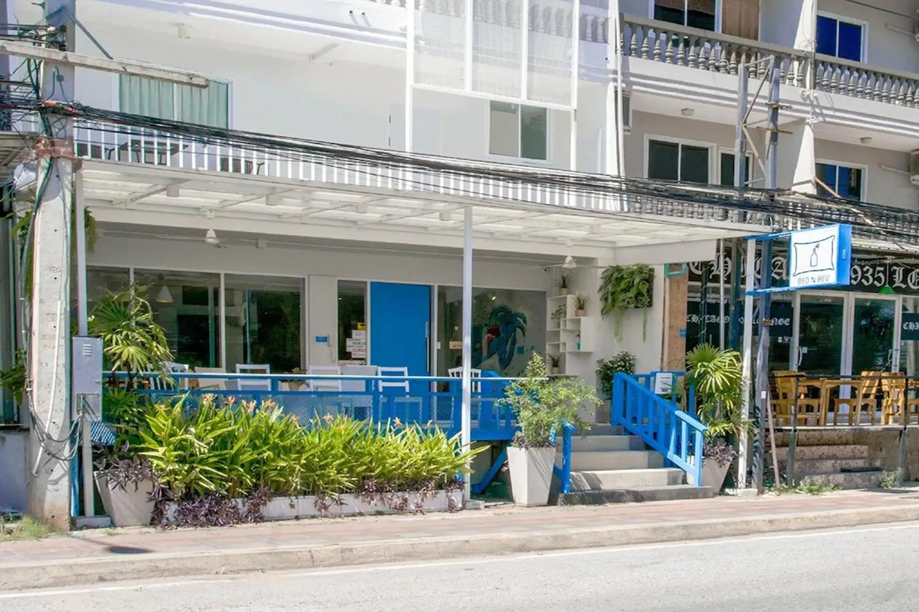 Property building in ME U Hostel Pattaya Property building in ME U Hostel Pattaya