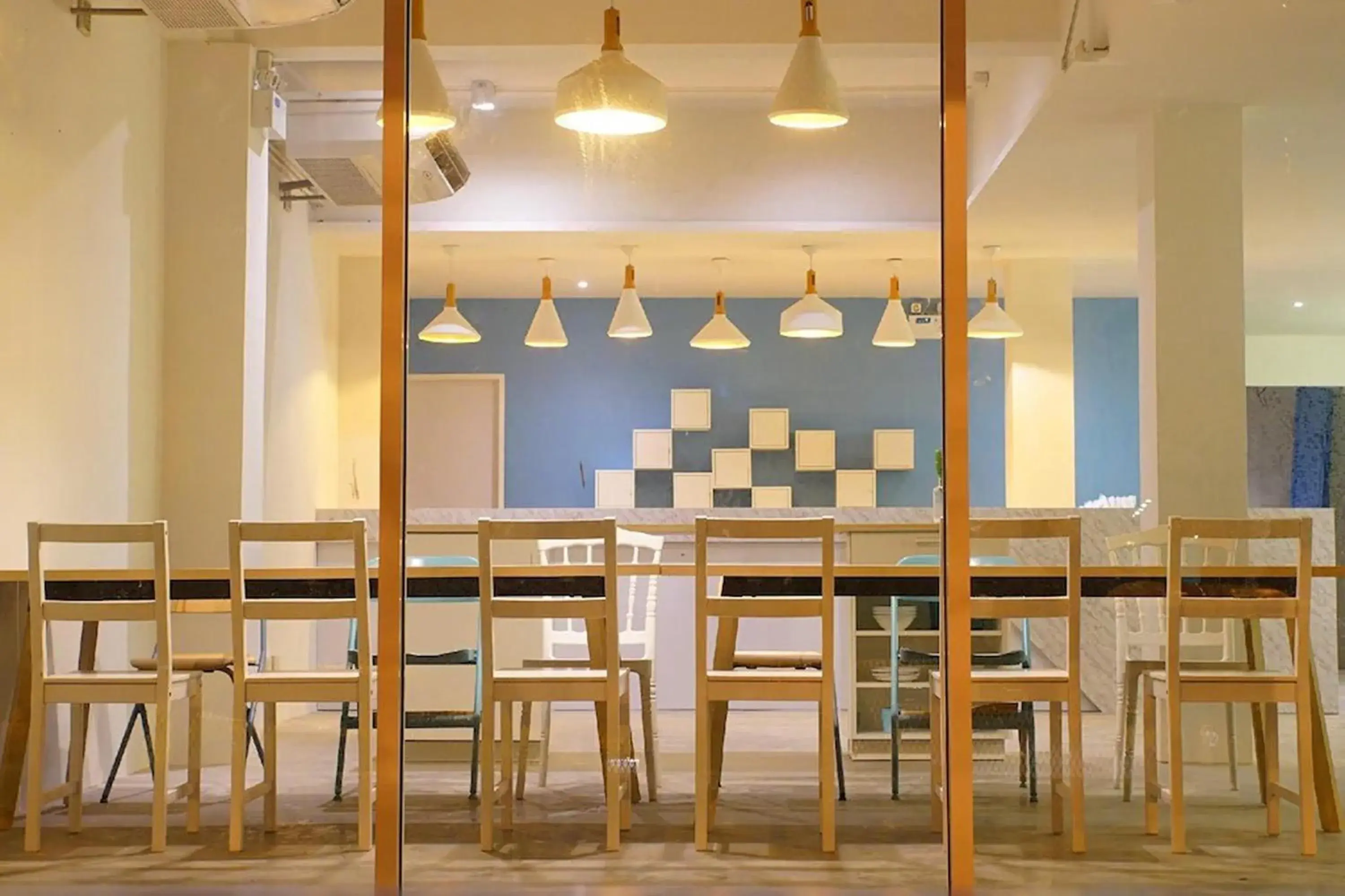 Property building in ME U Hostel Pattaya Property building in ME U Hostel Pattaya