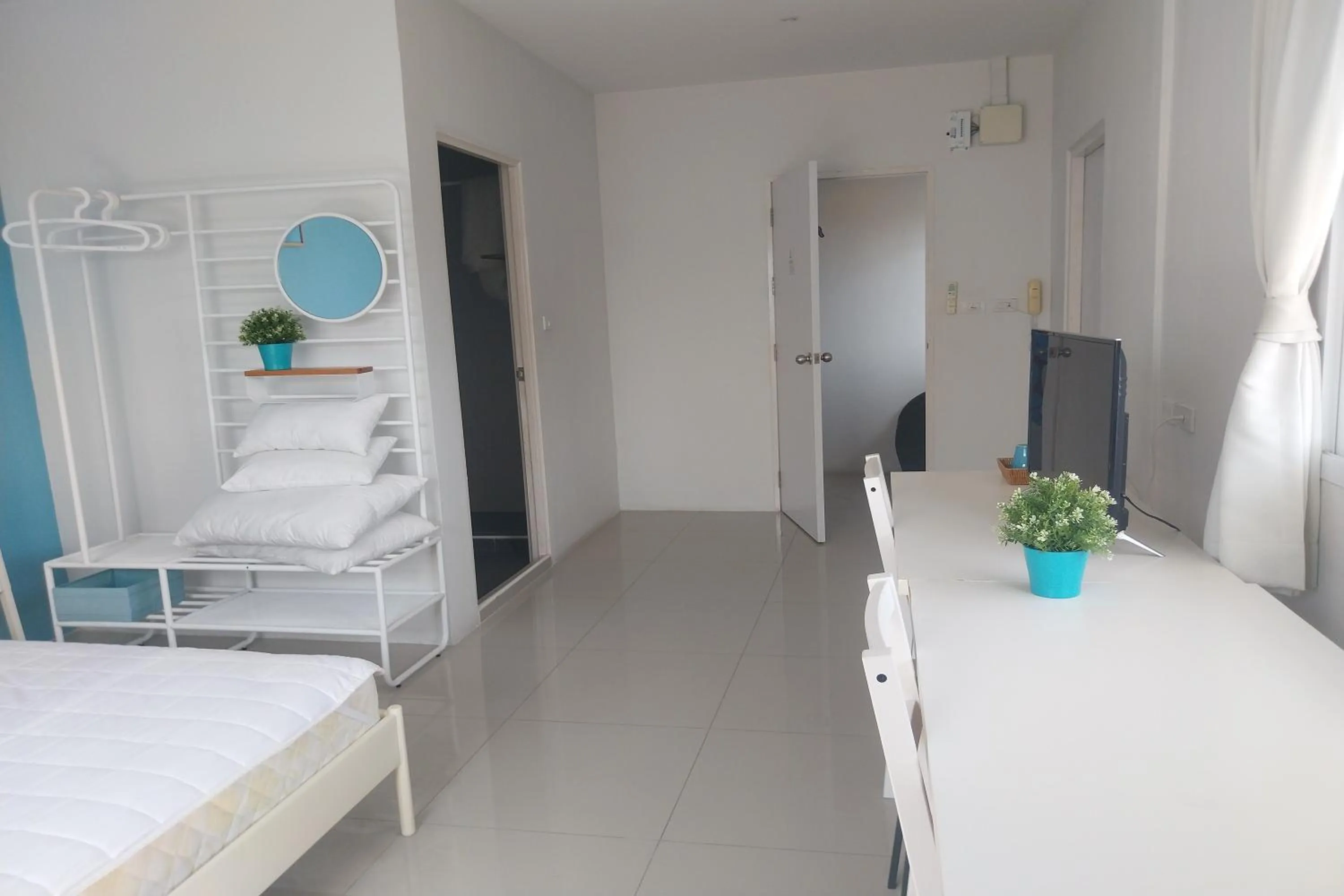 Bedroom, Bed in ME U Hostel Pattaya