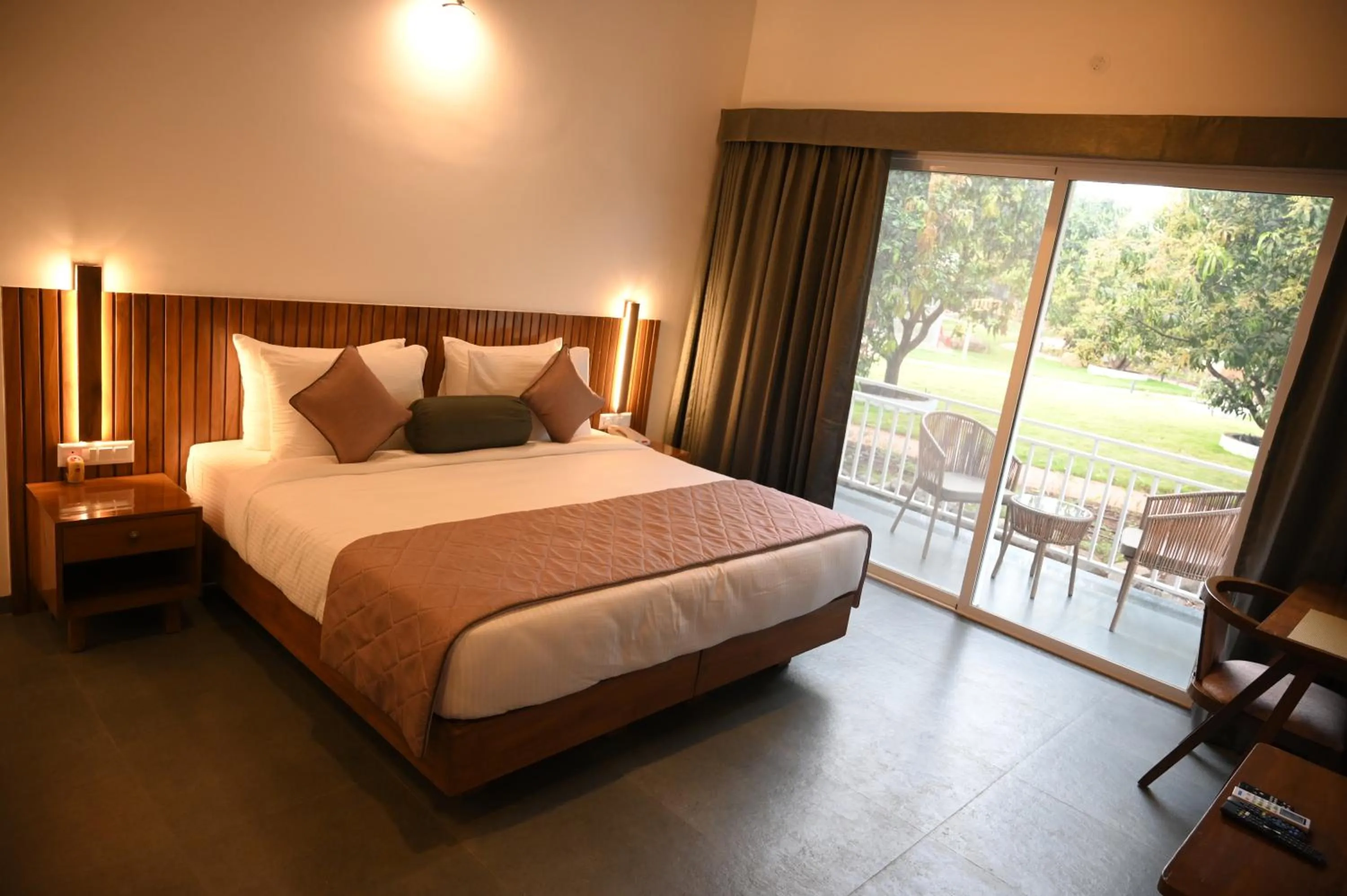Bed in Mango Leaf Lake Resort