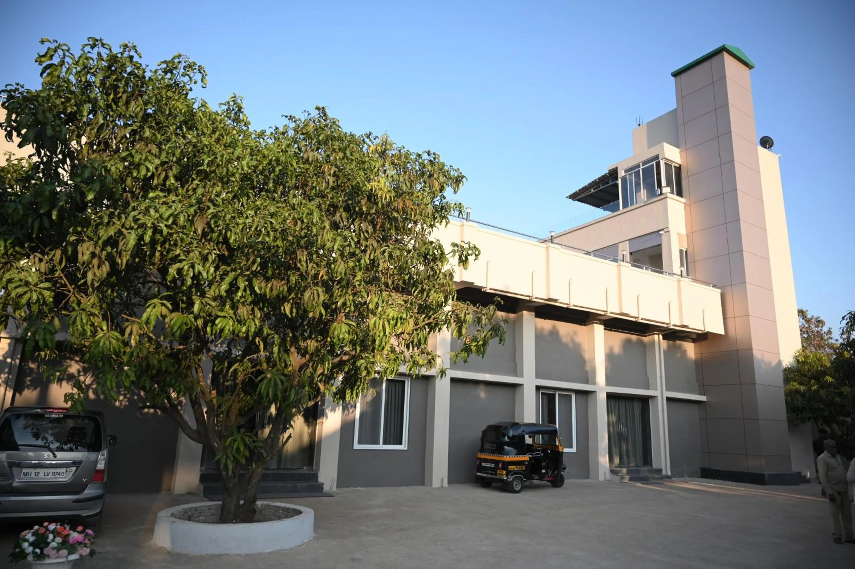 Mango Leaf Lake Resort