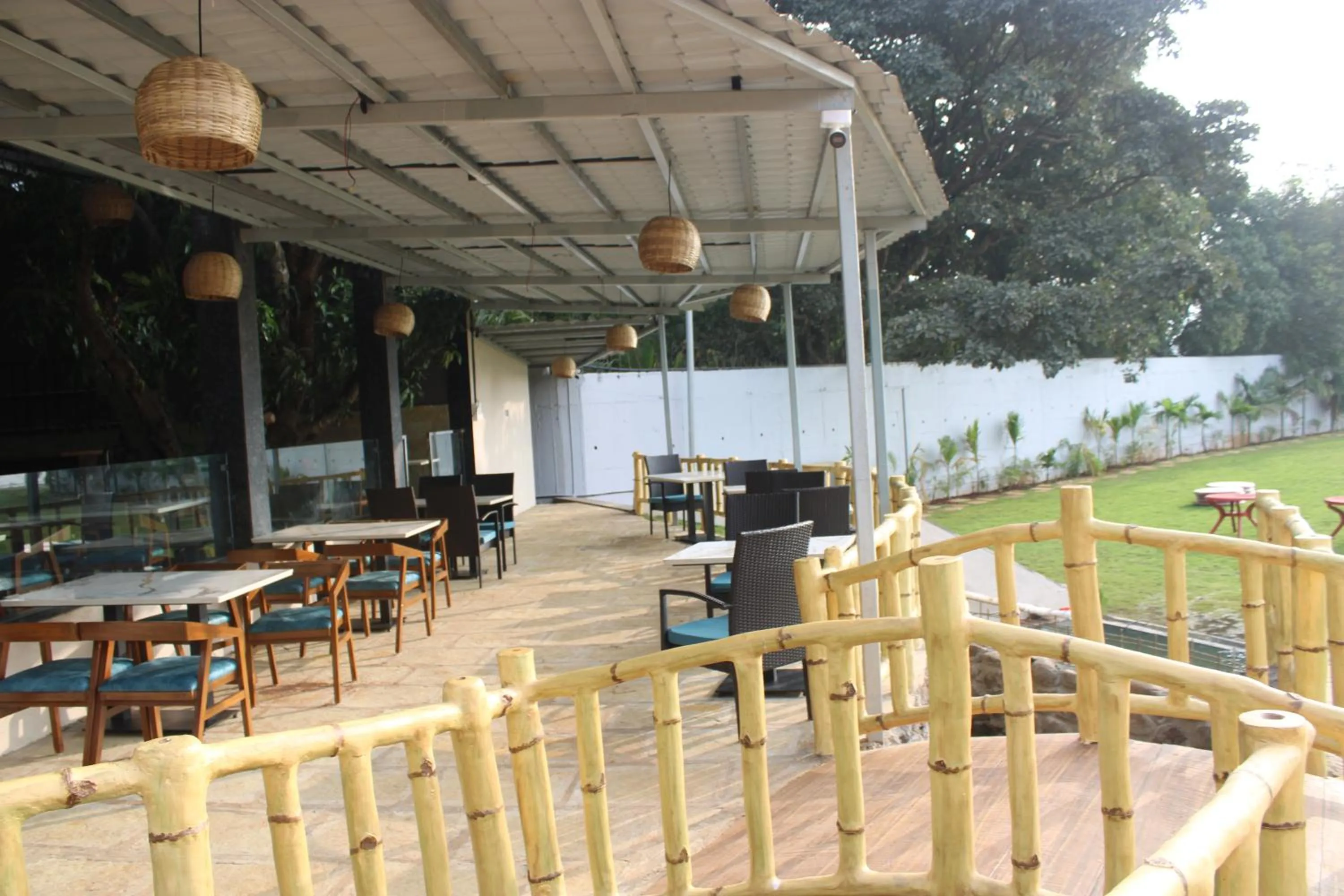 Restaurant/places to eat in Mango Leaf Lake Resort