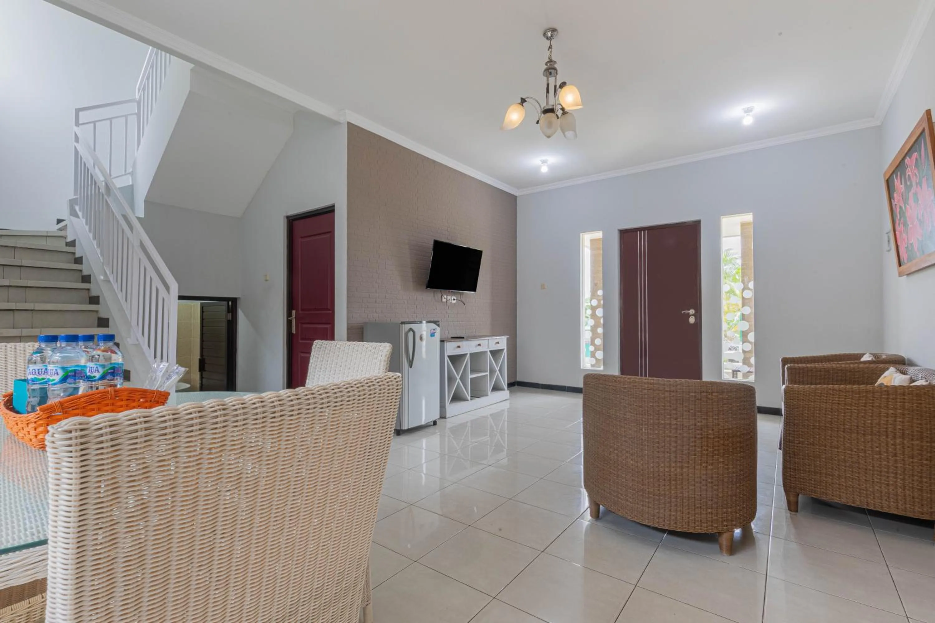 Communal lounge/ TV room in Hotel Griya Katarina