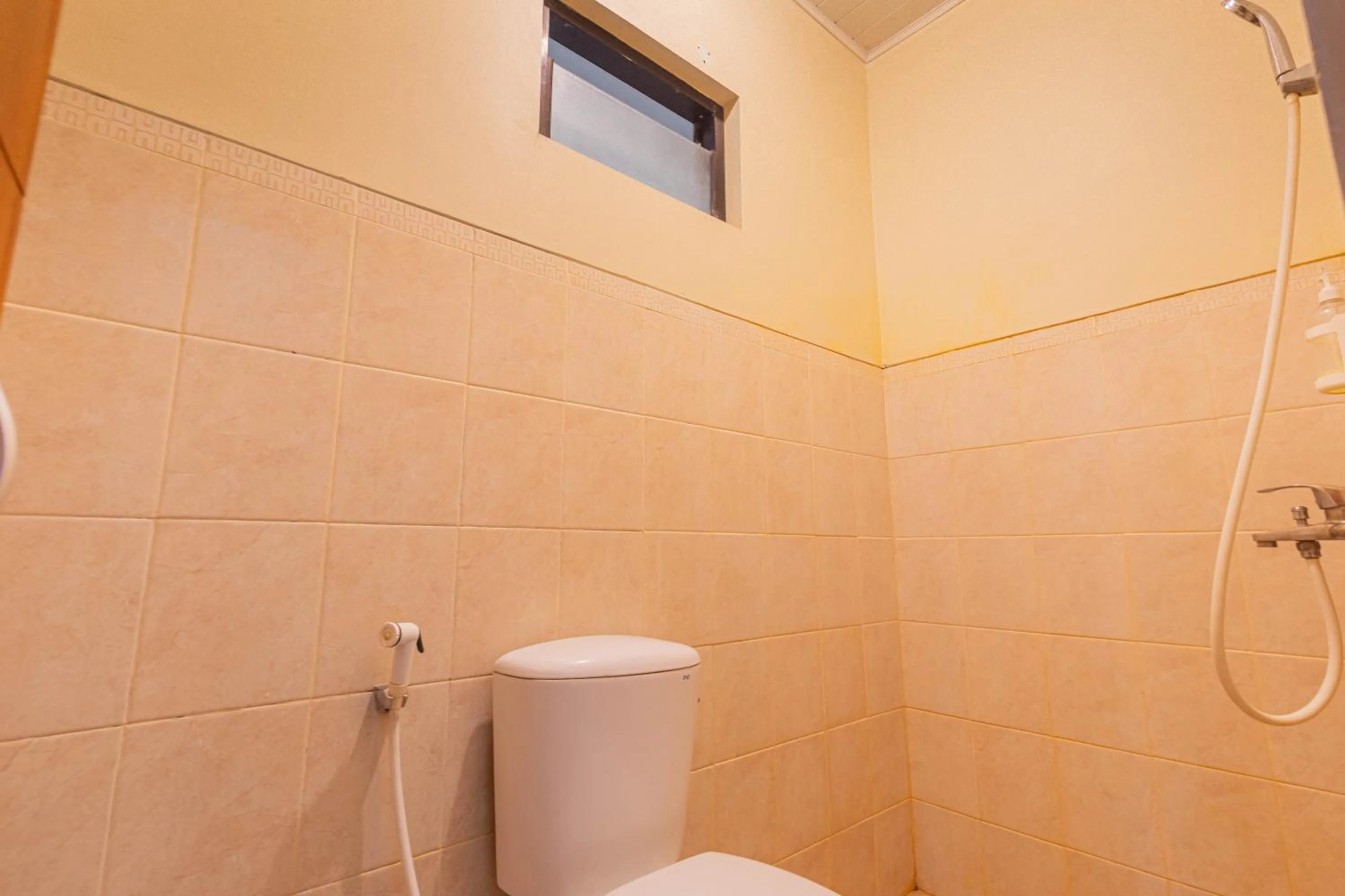 Shower in Hotel Griya Katarina