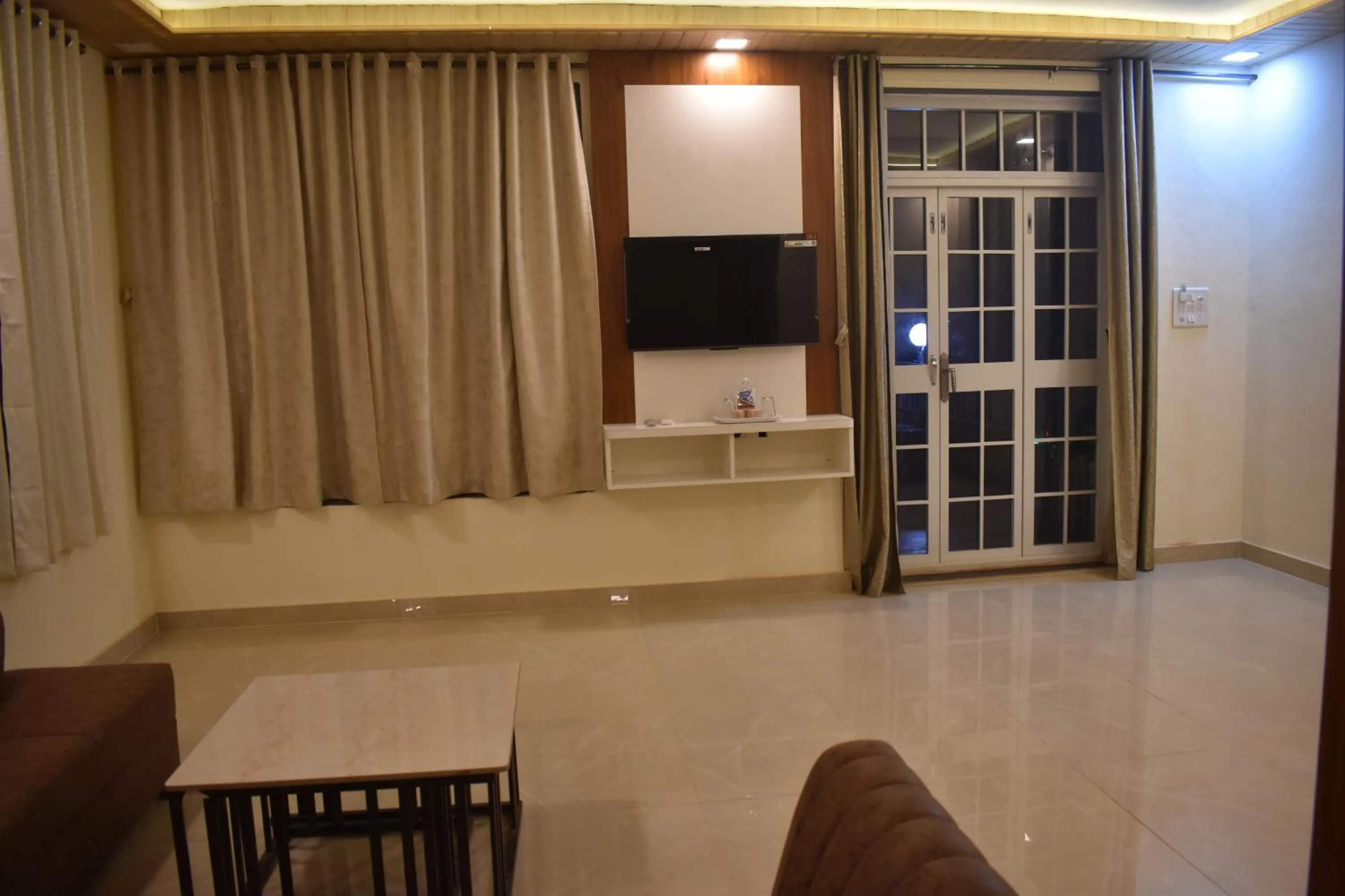 SEA LUXE Beach Resort