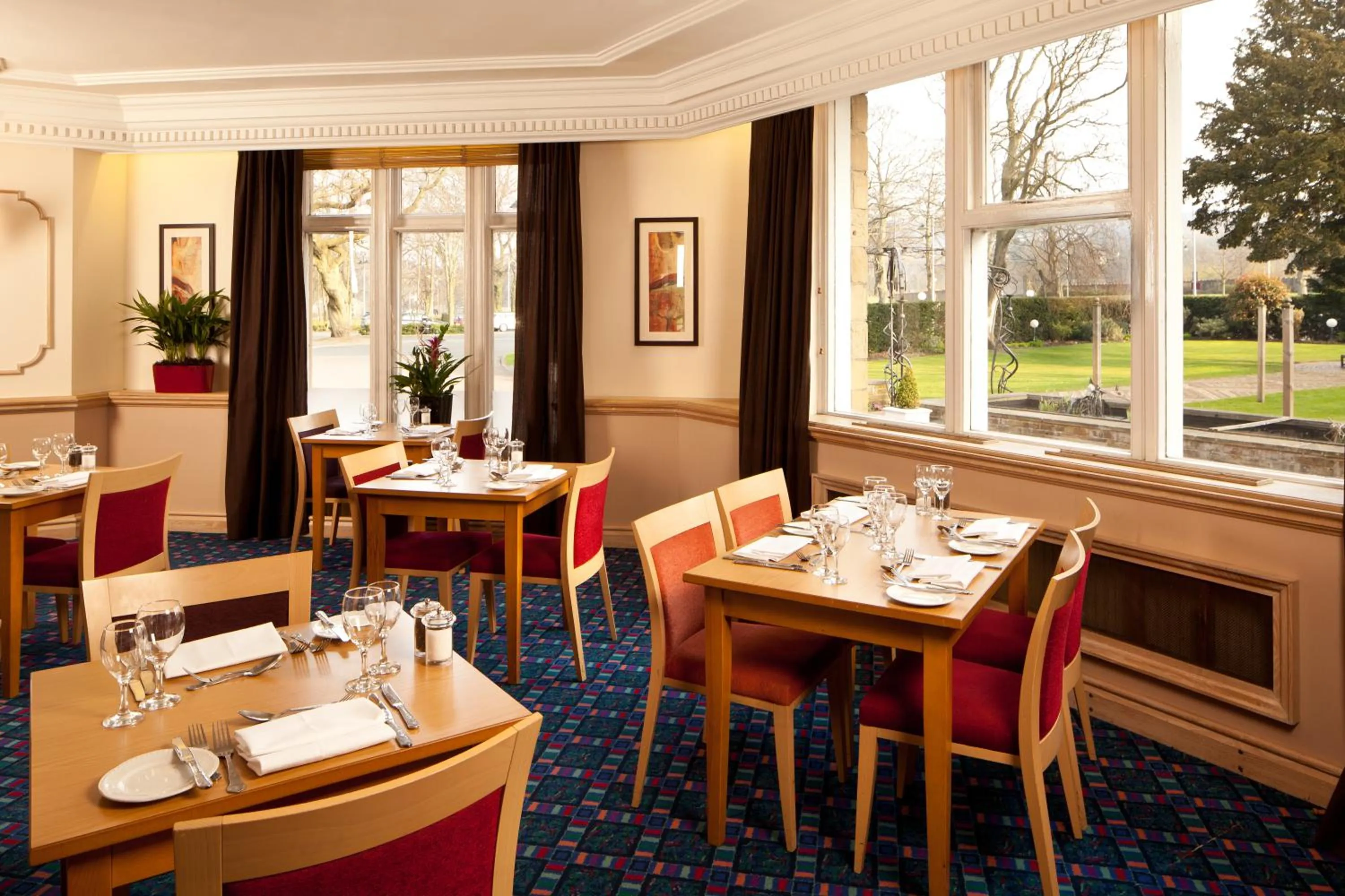 Restaurant/places to eat in Mercure Bradford, Bankfield Hotel