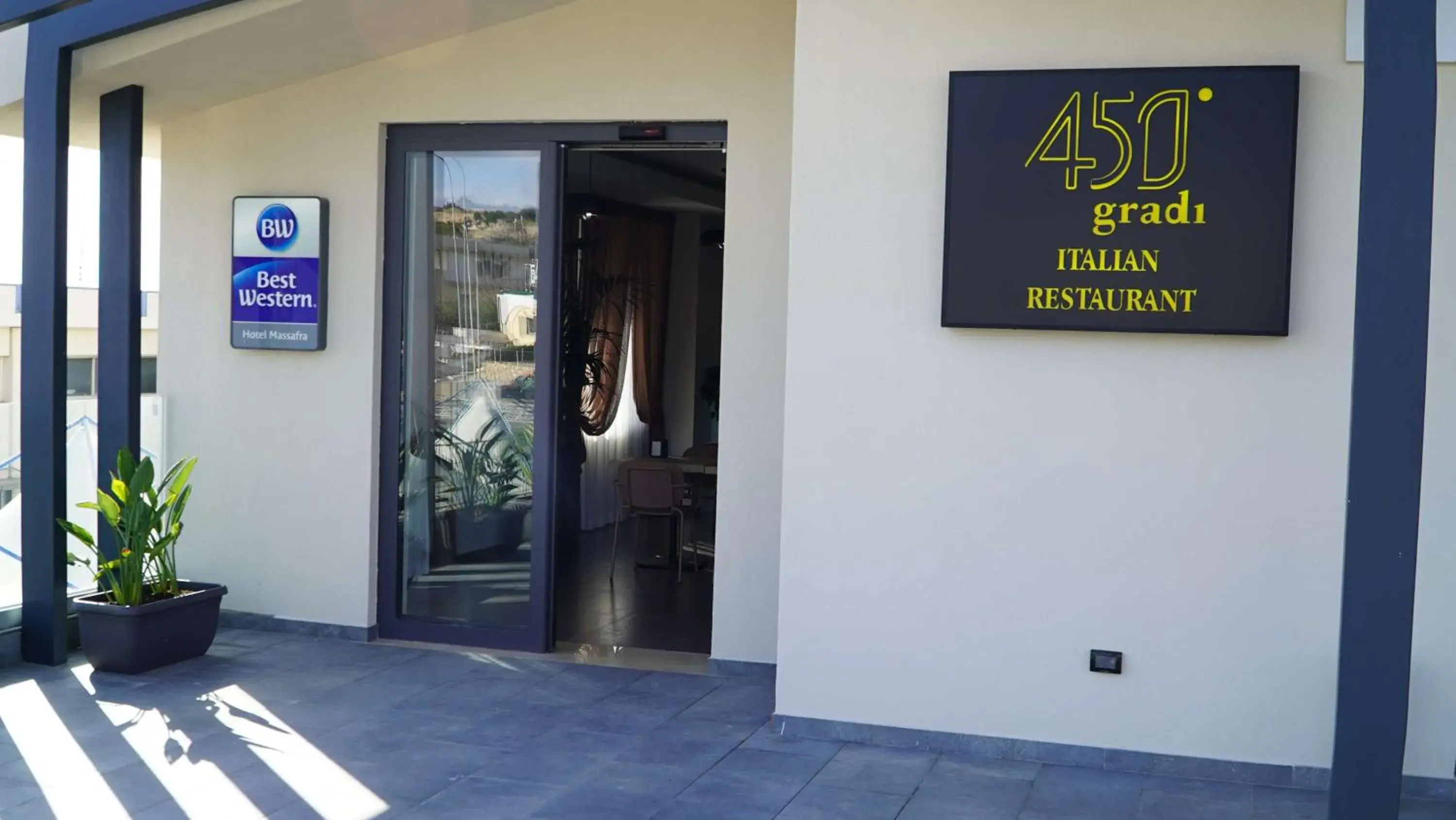 Property building in Best Western Hotel Massafra Property building in Best Western Hotel Massafra