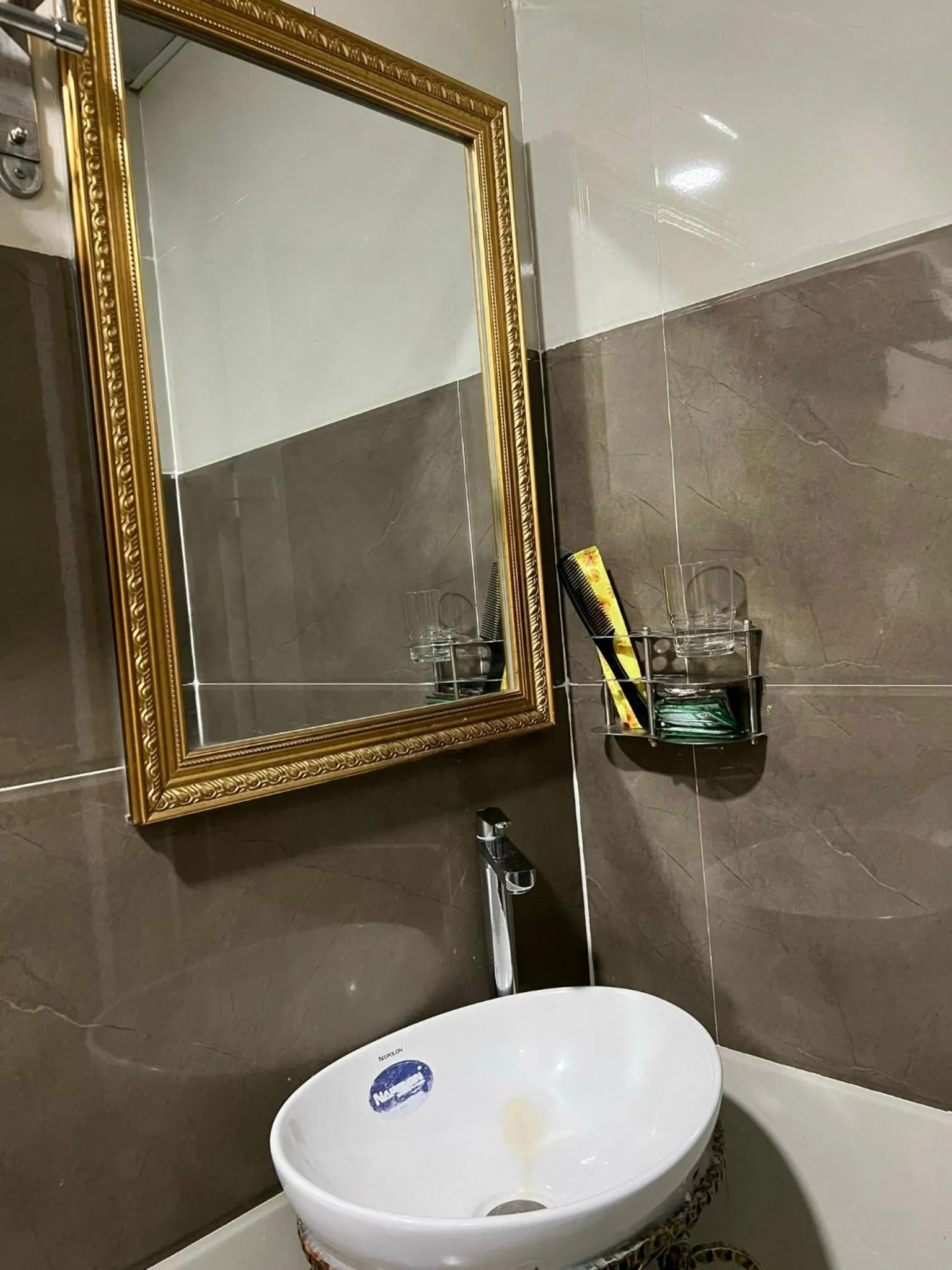 Toilet in Gia Hân Hotel