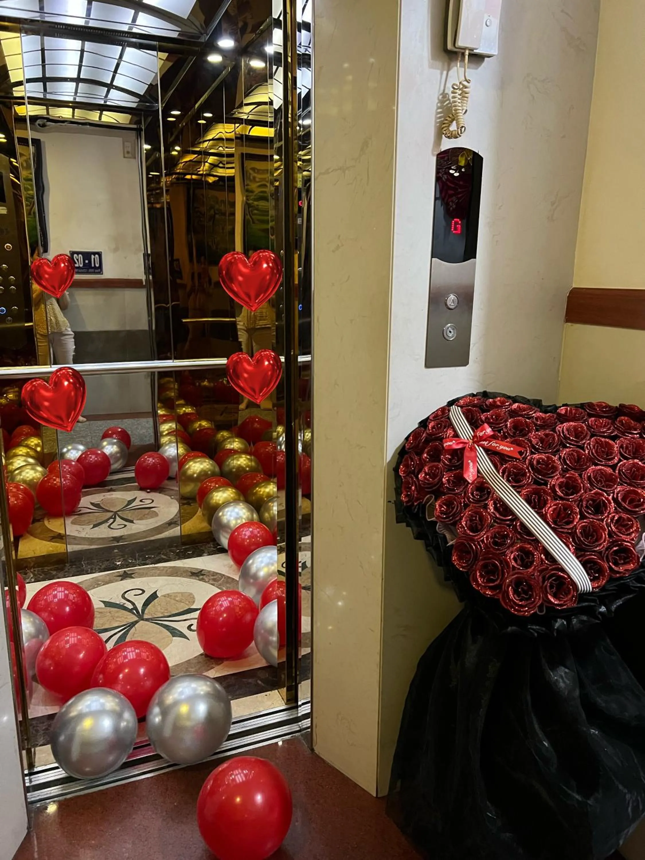 elevator in Gia Hân Hotel
