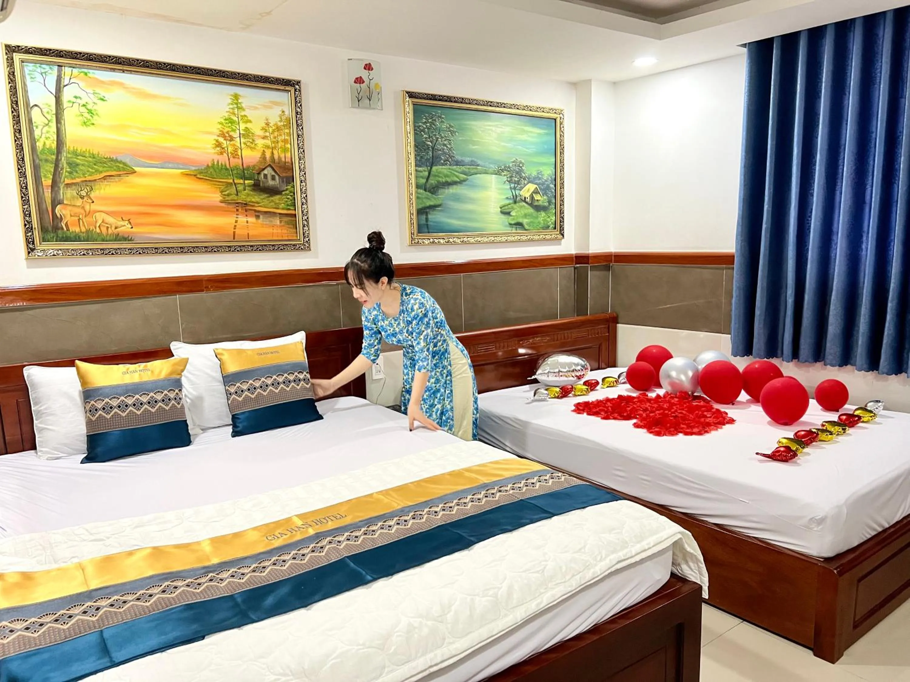 Toilet, Bed in Gia Hân Hotel