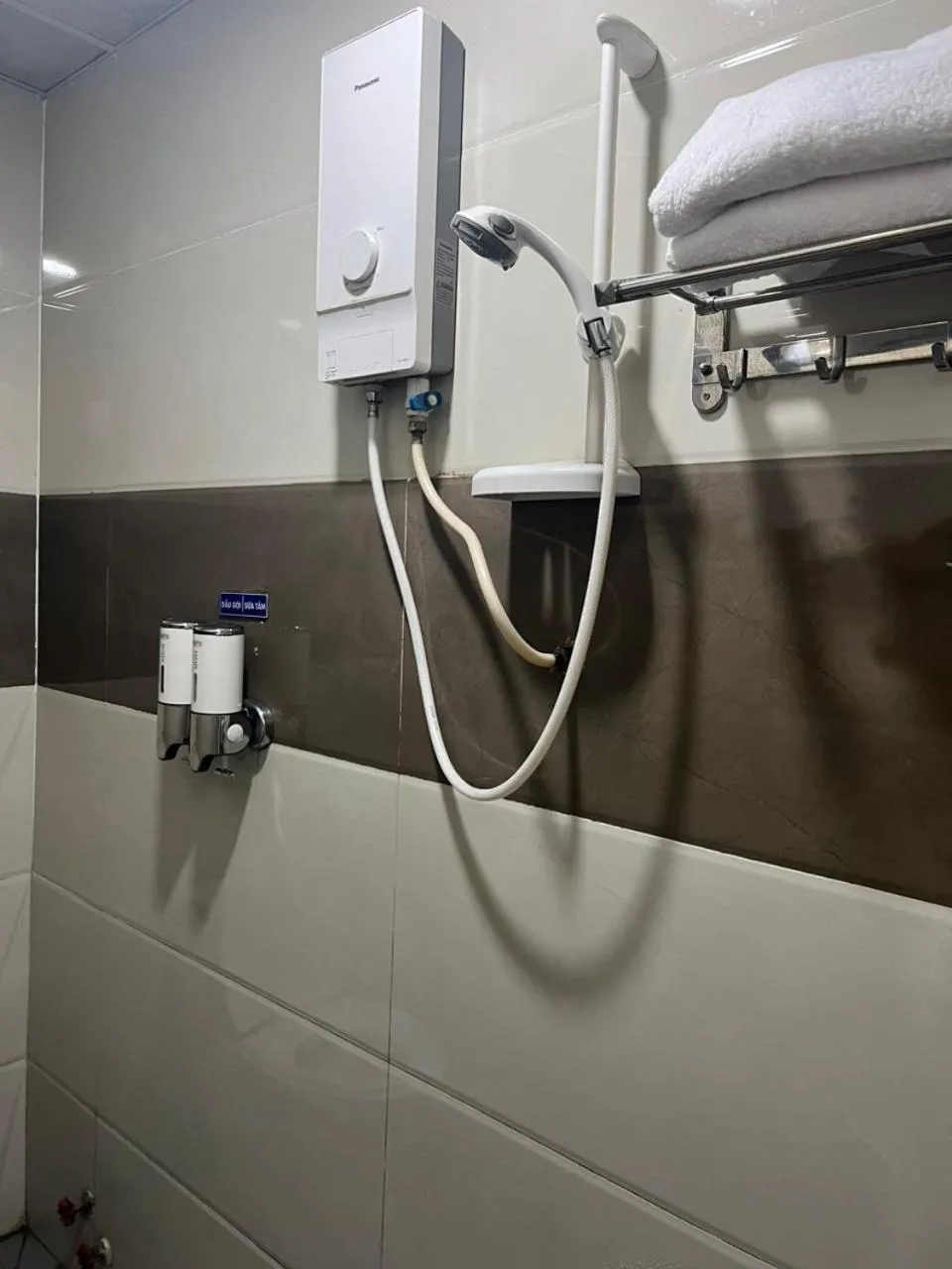 Shower in Gia Hân Hotel