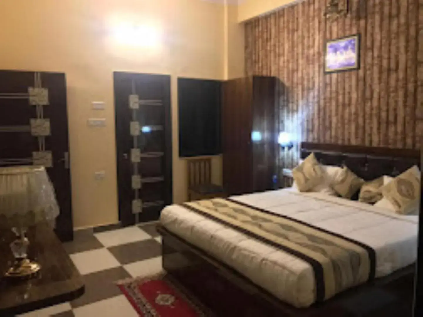 Bed in Hotel Kings Banaras , Varanasi Bed in Hotel Kings Banaras , Varanasi