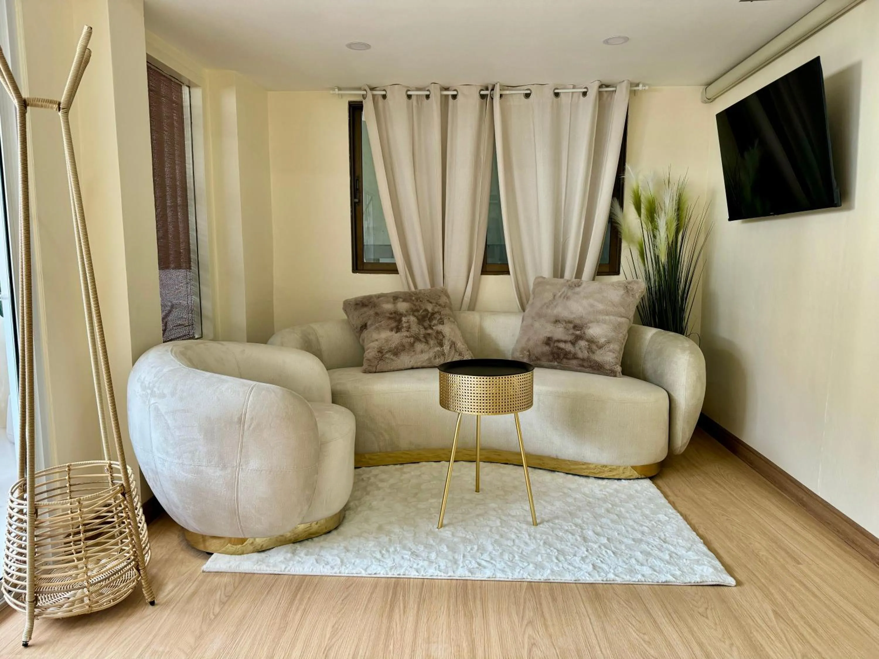 Seating area in L’Oasis Nanai
