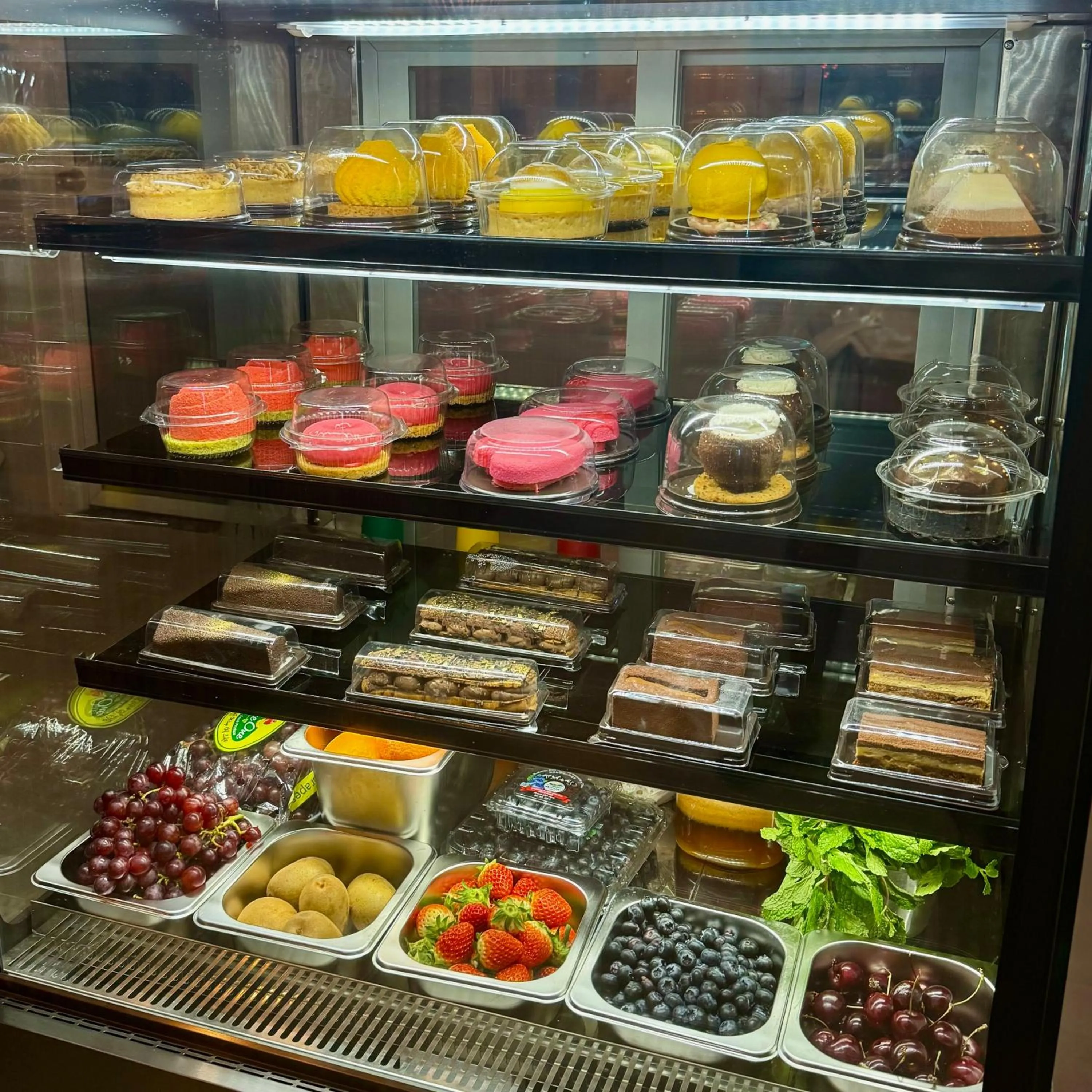 Restaurant/places to eat in L’Oasis Nanai