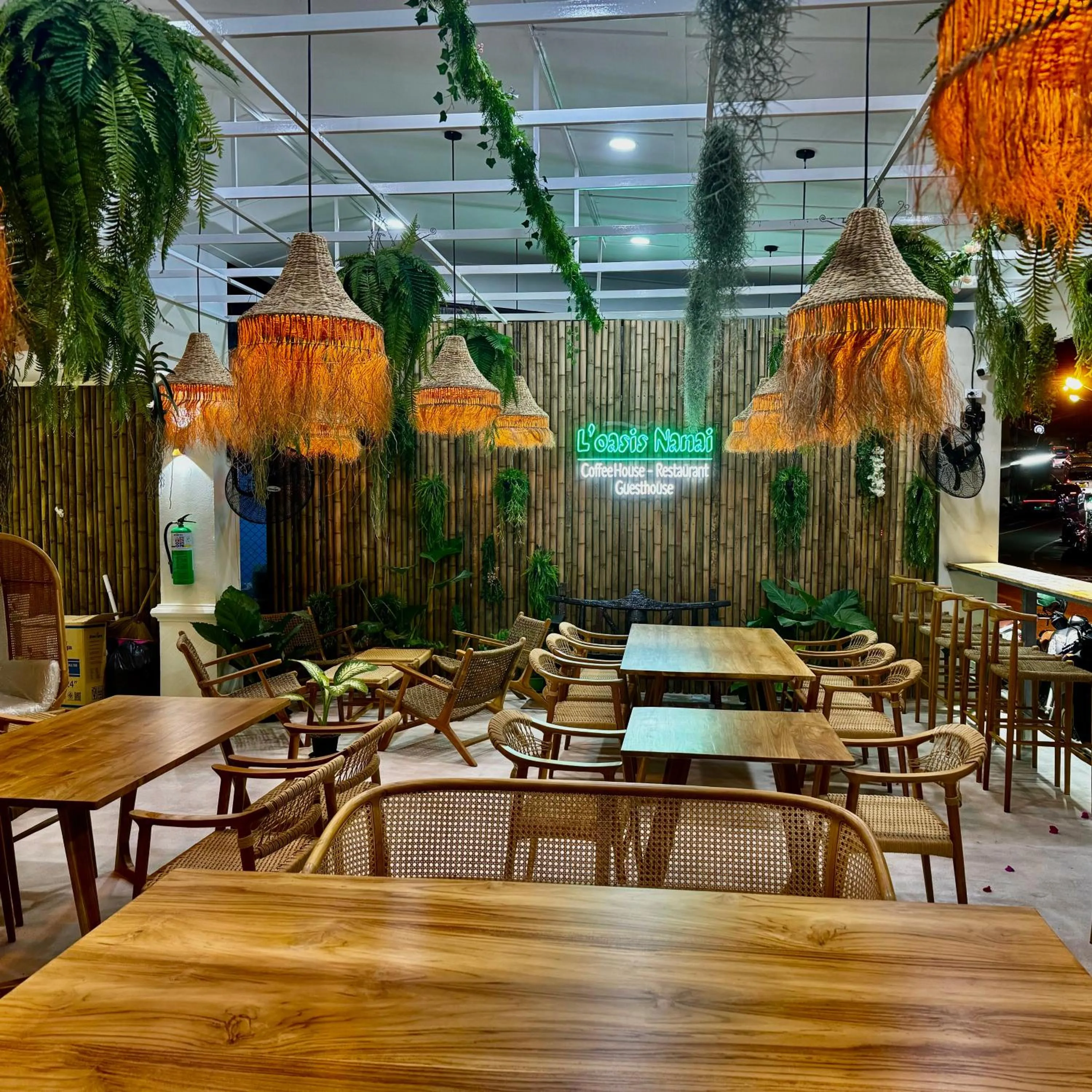 Restaurant/places to eat in L’Oasis Nanai