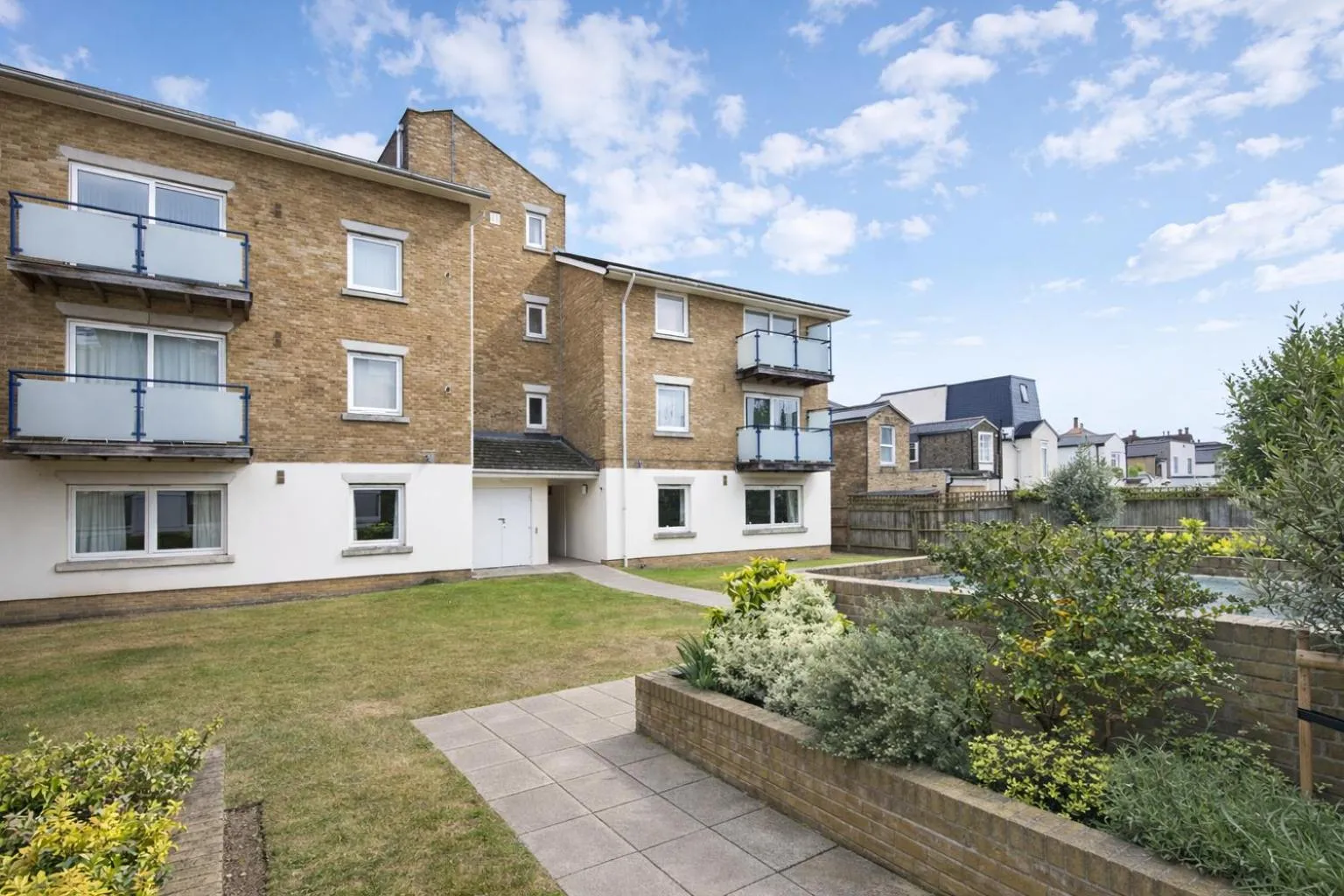 Property building in Roomspace Serviced Apartments - Cascades Court