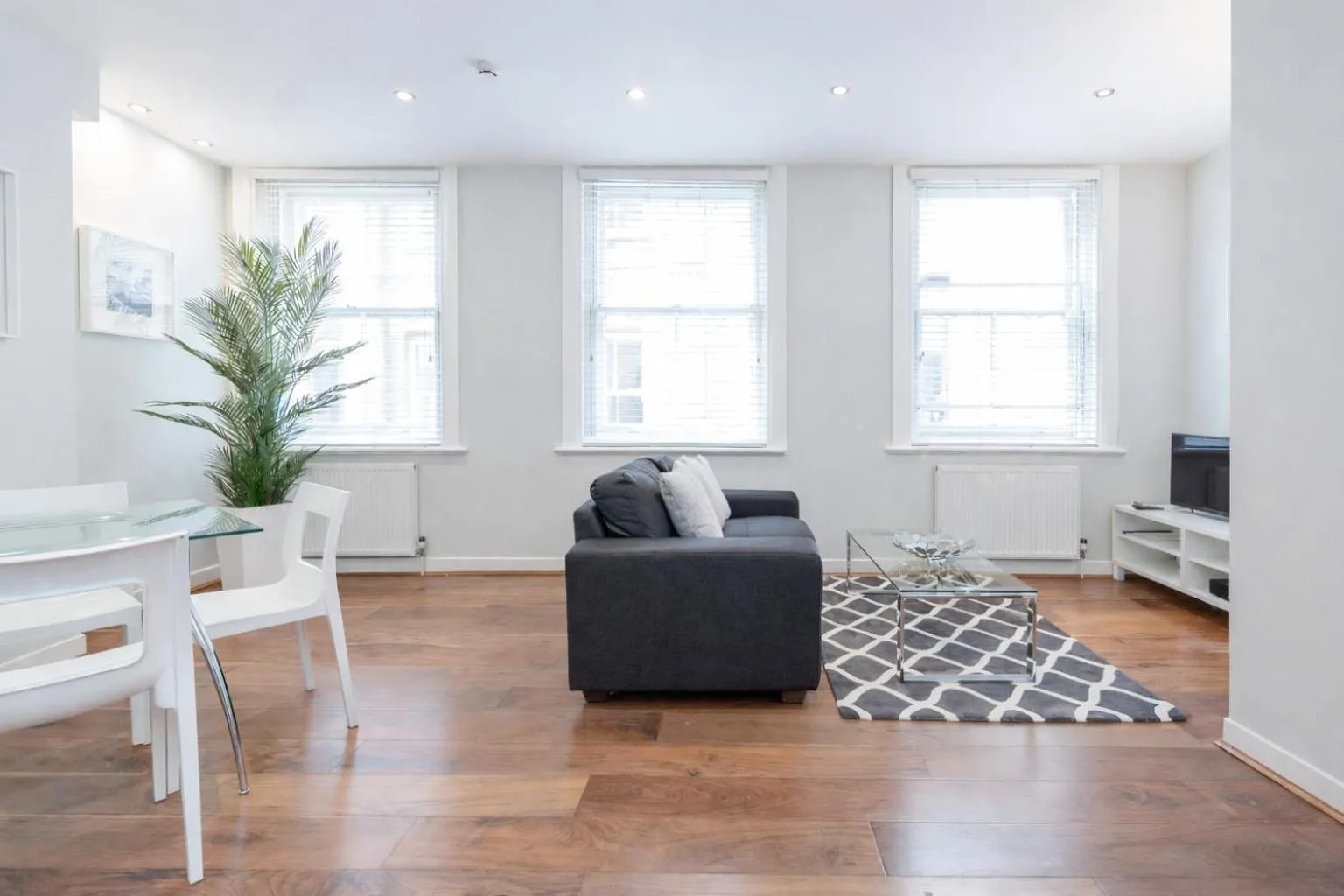 Roomspace Serviced Apartments - Sterling House