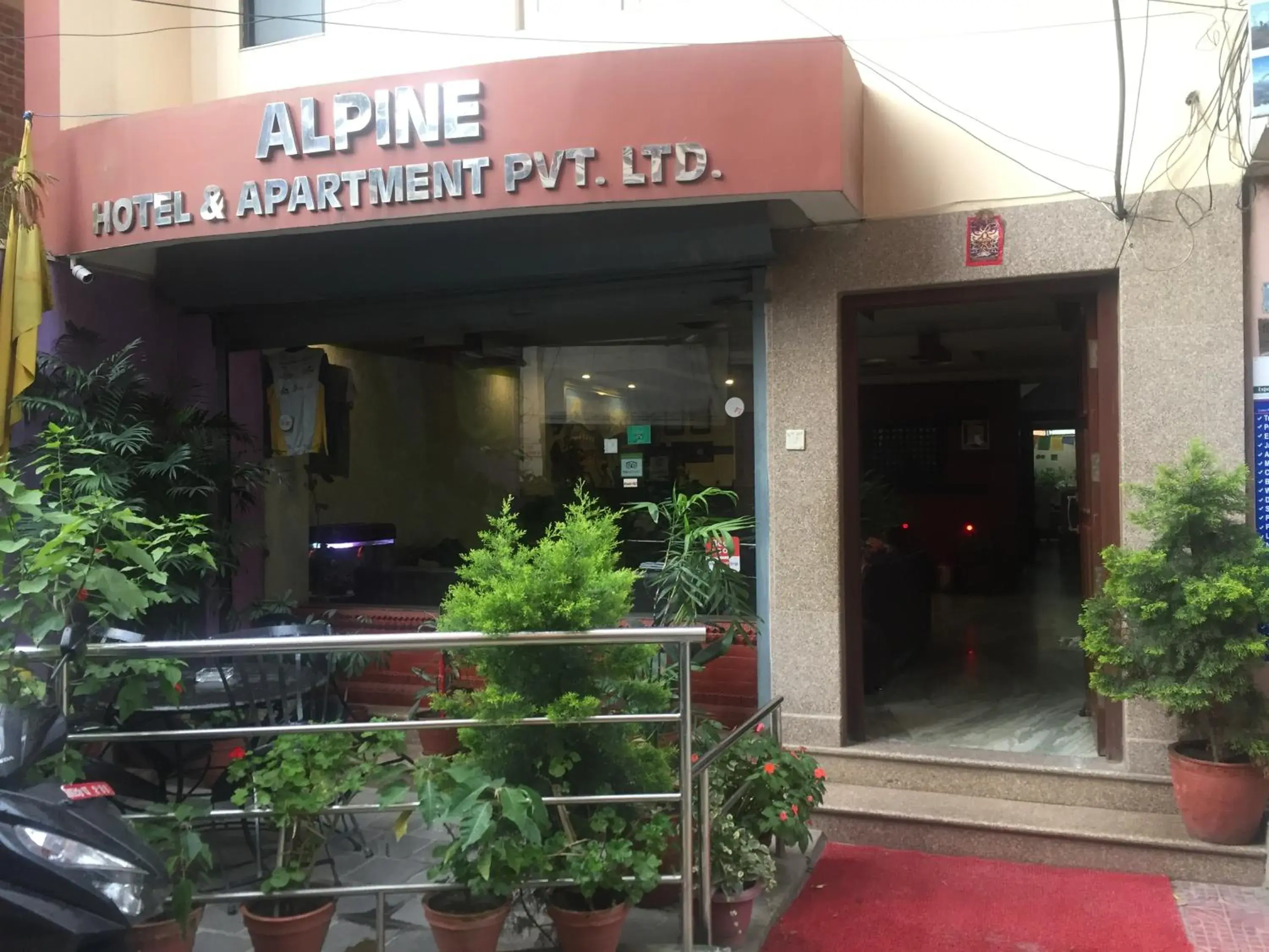 Facade/entrance in Alpine Hotel & Apartment Facade/entrance in Alpine Hotel & Apartment