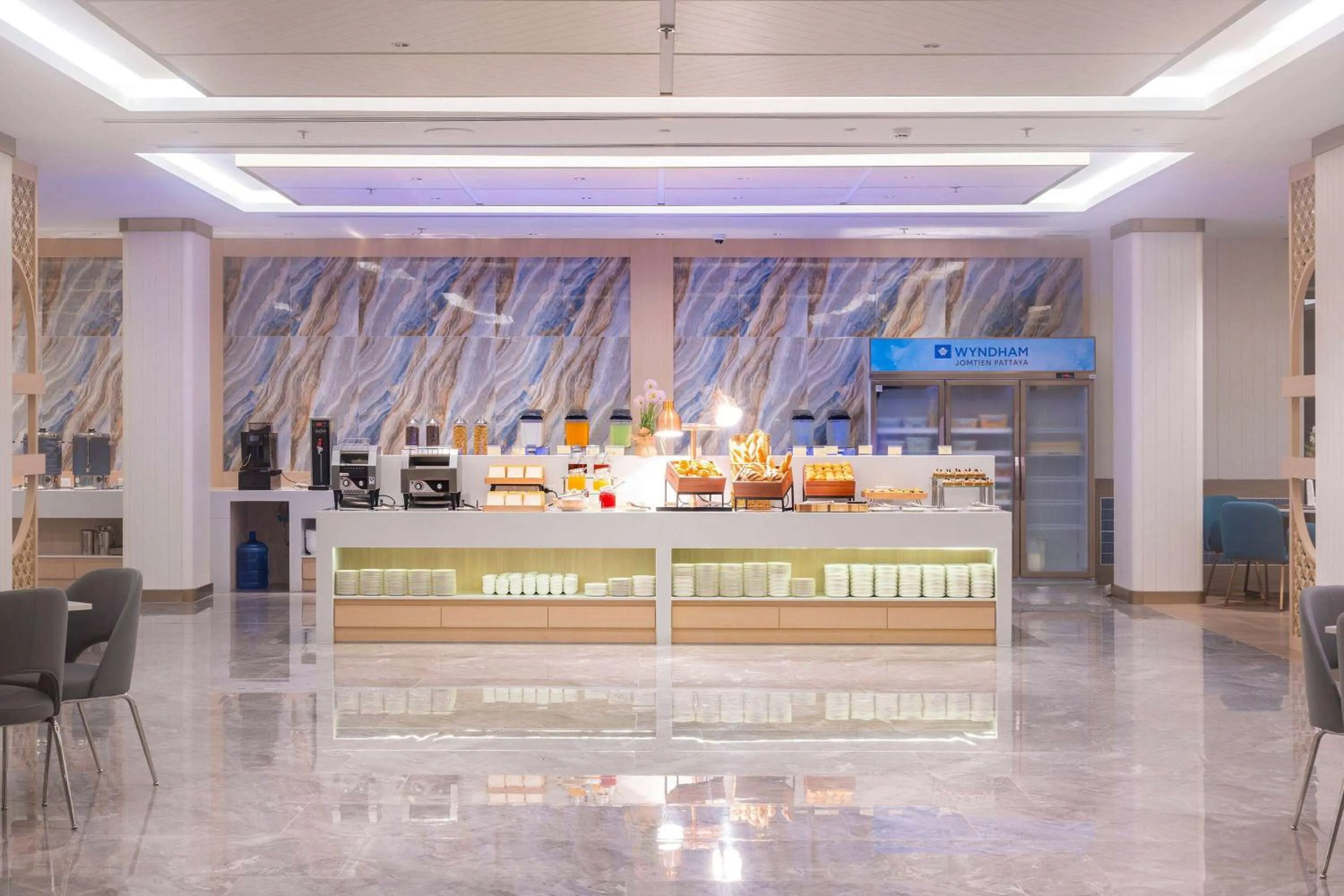 Restaurant/places to eat in Wyndham Jomtien Pattaya