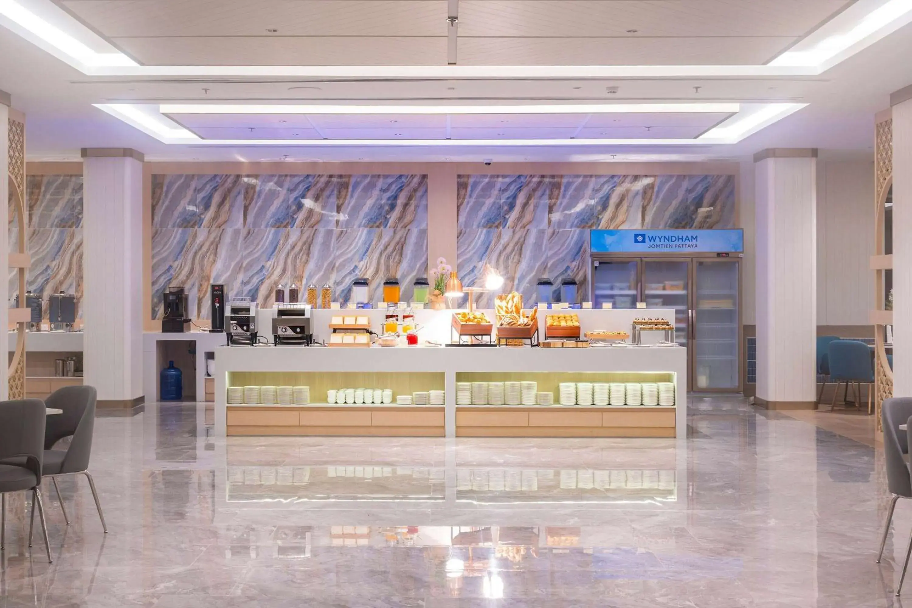 Restaurant/places to eat in Wyndham Jomtien Pattaya Restaurant/places to eat in Wyndham Jomtien Pattaya