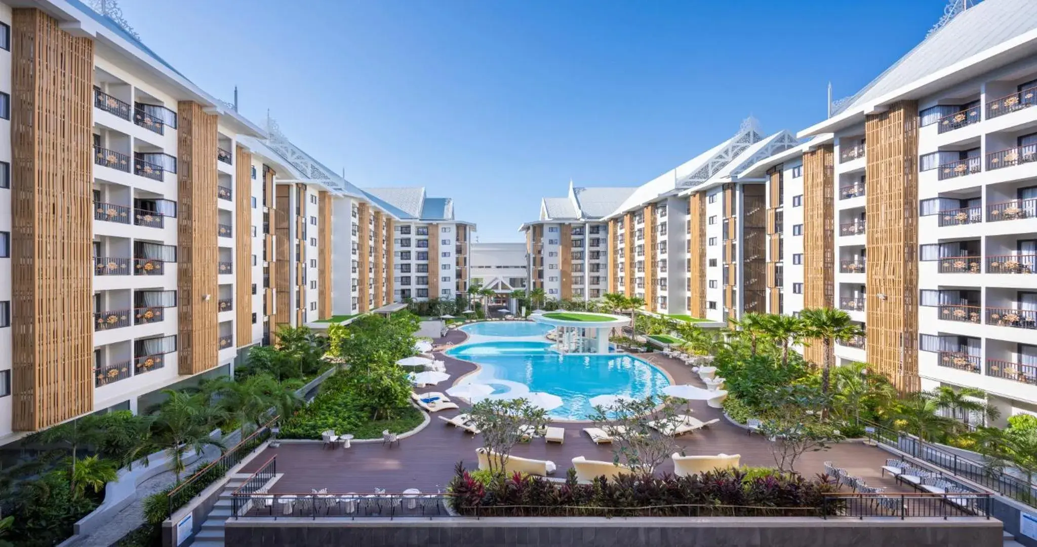 Property building in Wyndham Jomtien Pattaya Property building in Wyndham Jomtien Pattaya