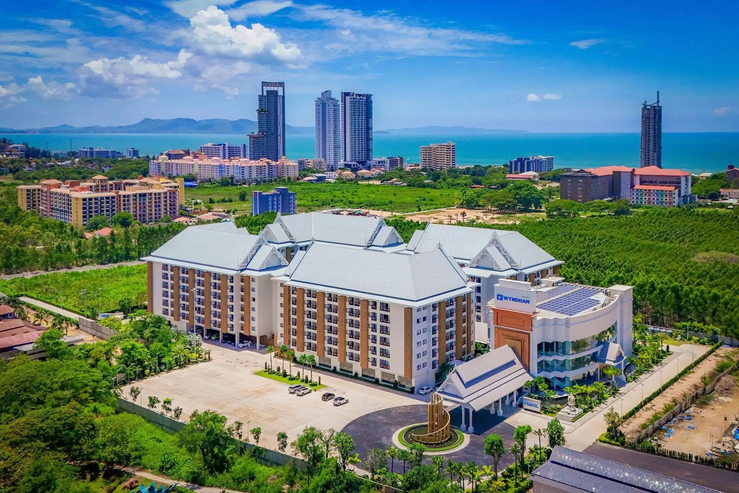 Property building in Wyndham Jomtien Pattaya Property building in Wyndham Jomtien Pattaya