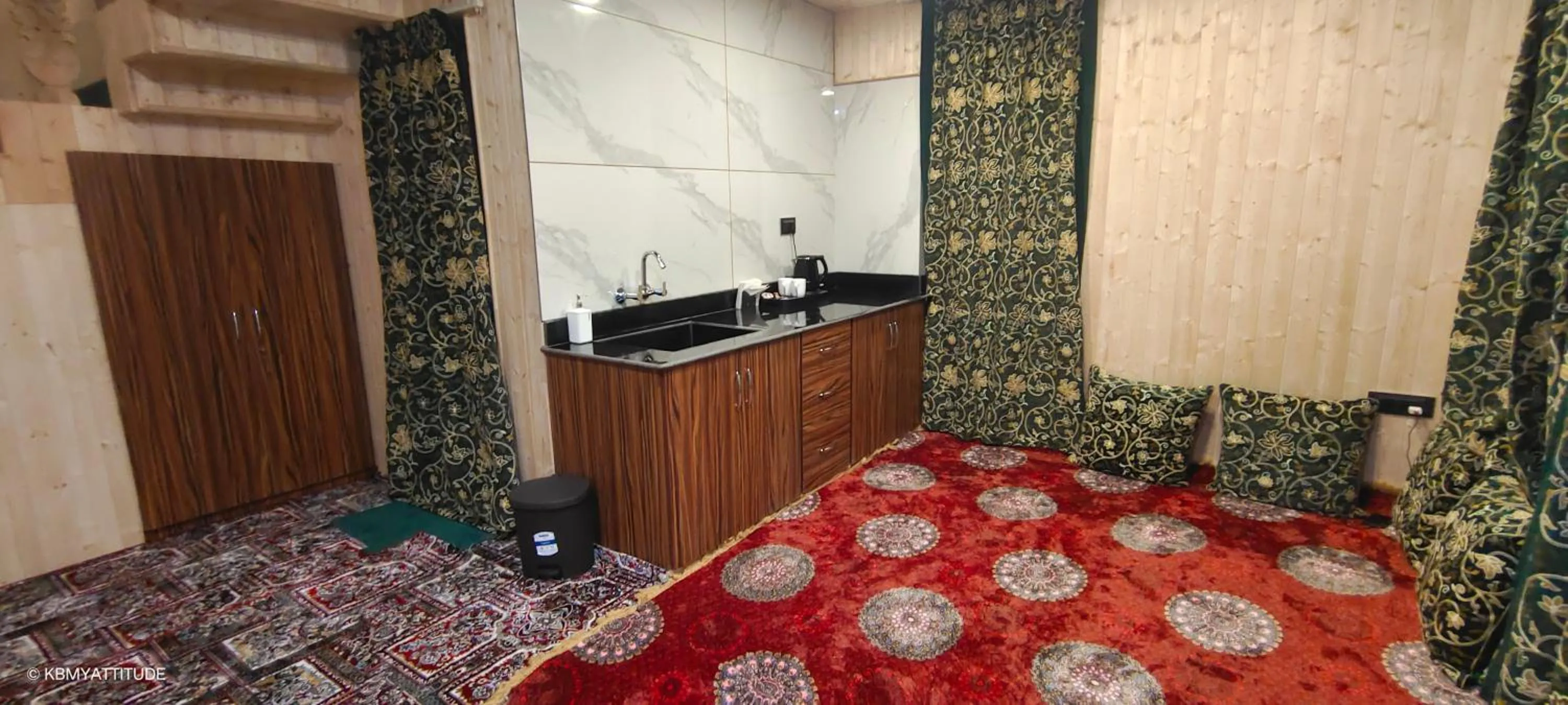 Kitchen or kitchenette in Countryside Cottage Gulmarg