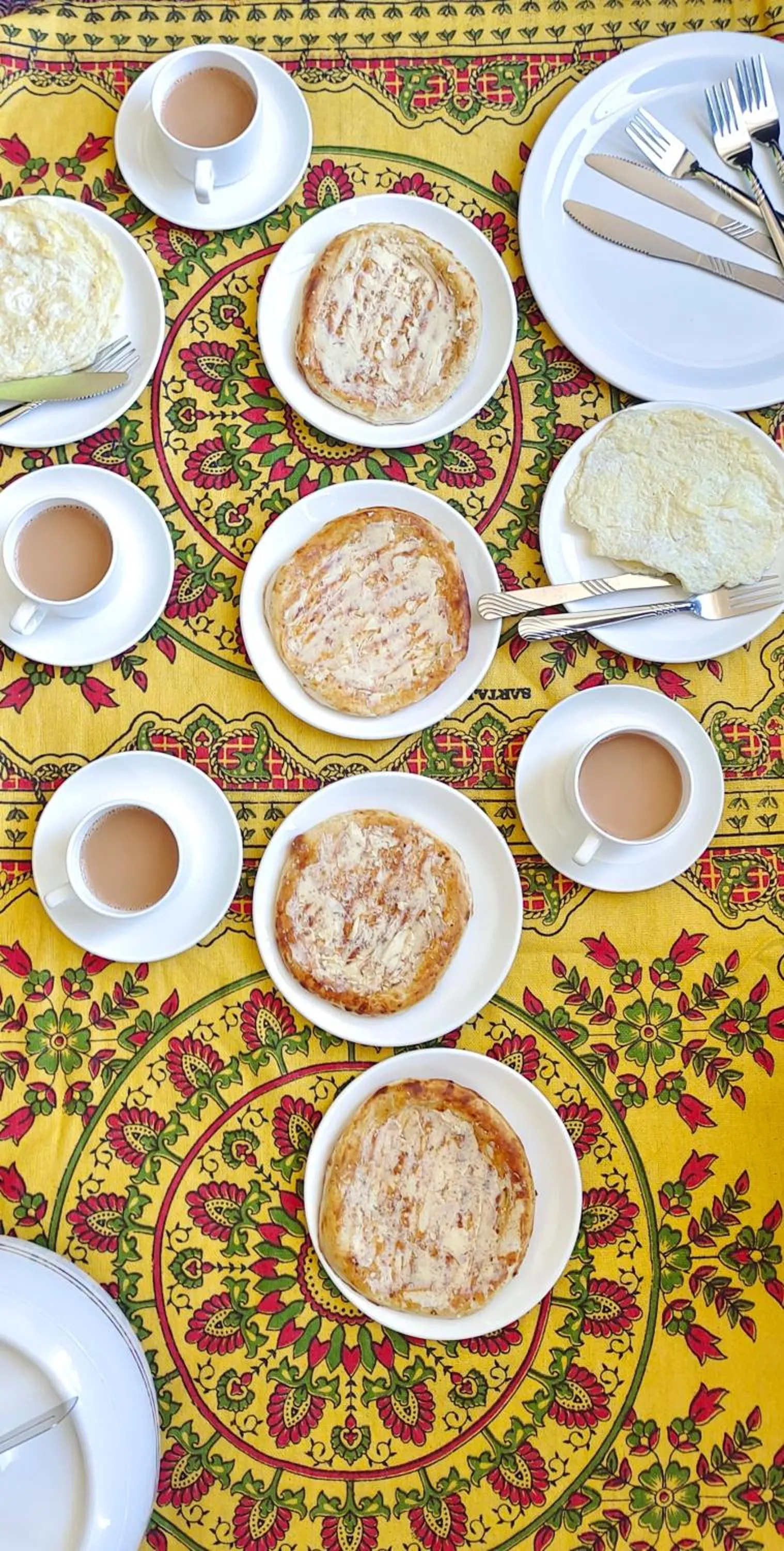 Breakfast in Countryside Cottage Gulmarg