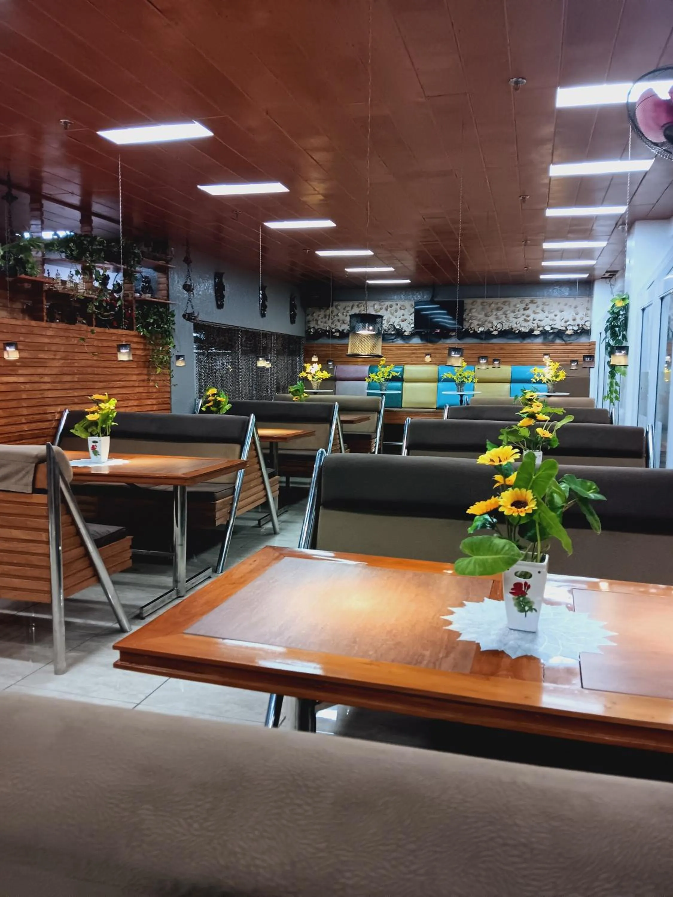 Restaurant/places to eat in CITI HOTEL