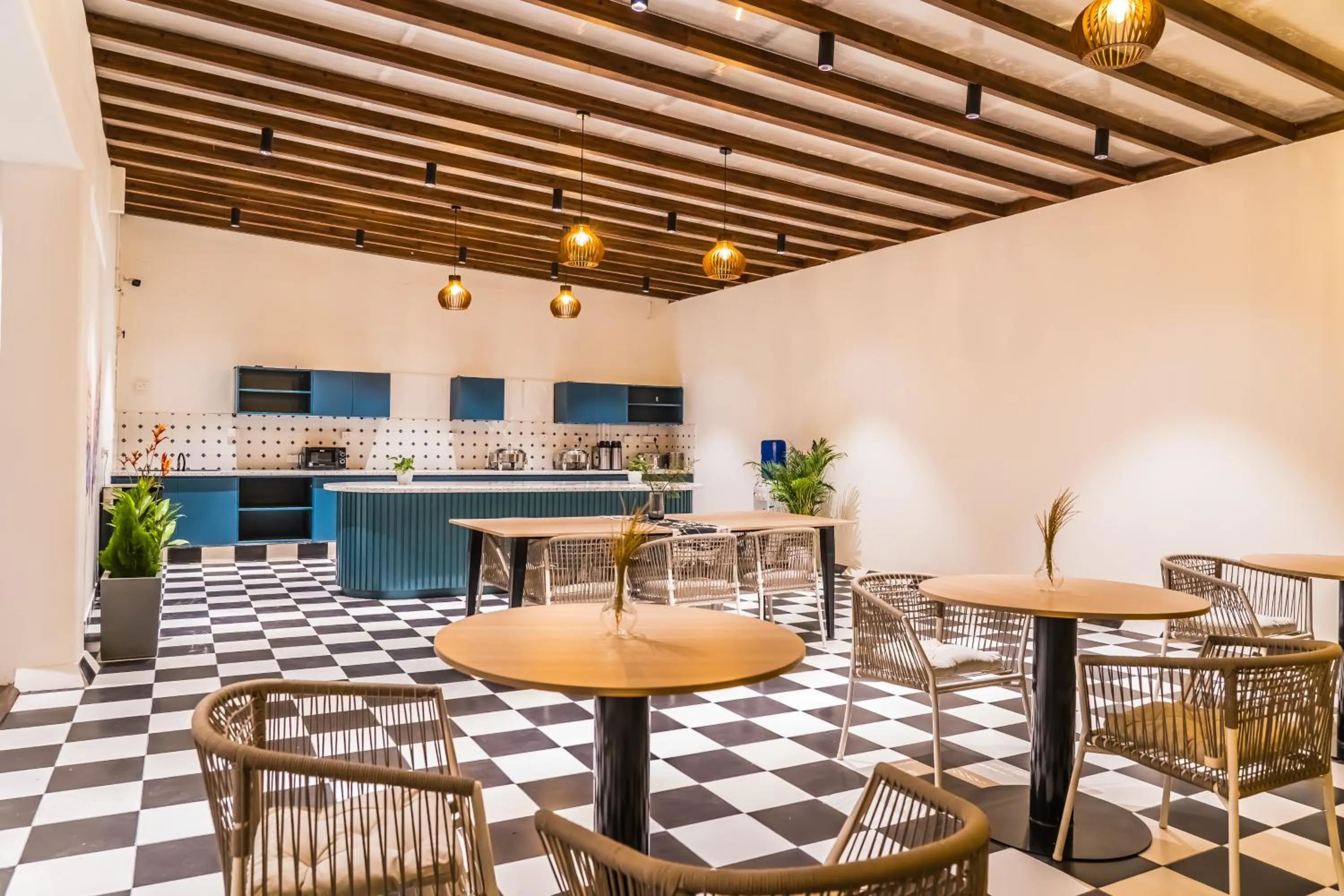 Seating area in Olive Hotel Brookefield by Embassy Group