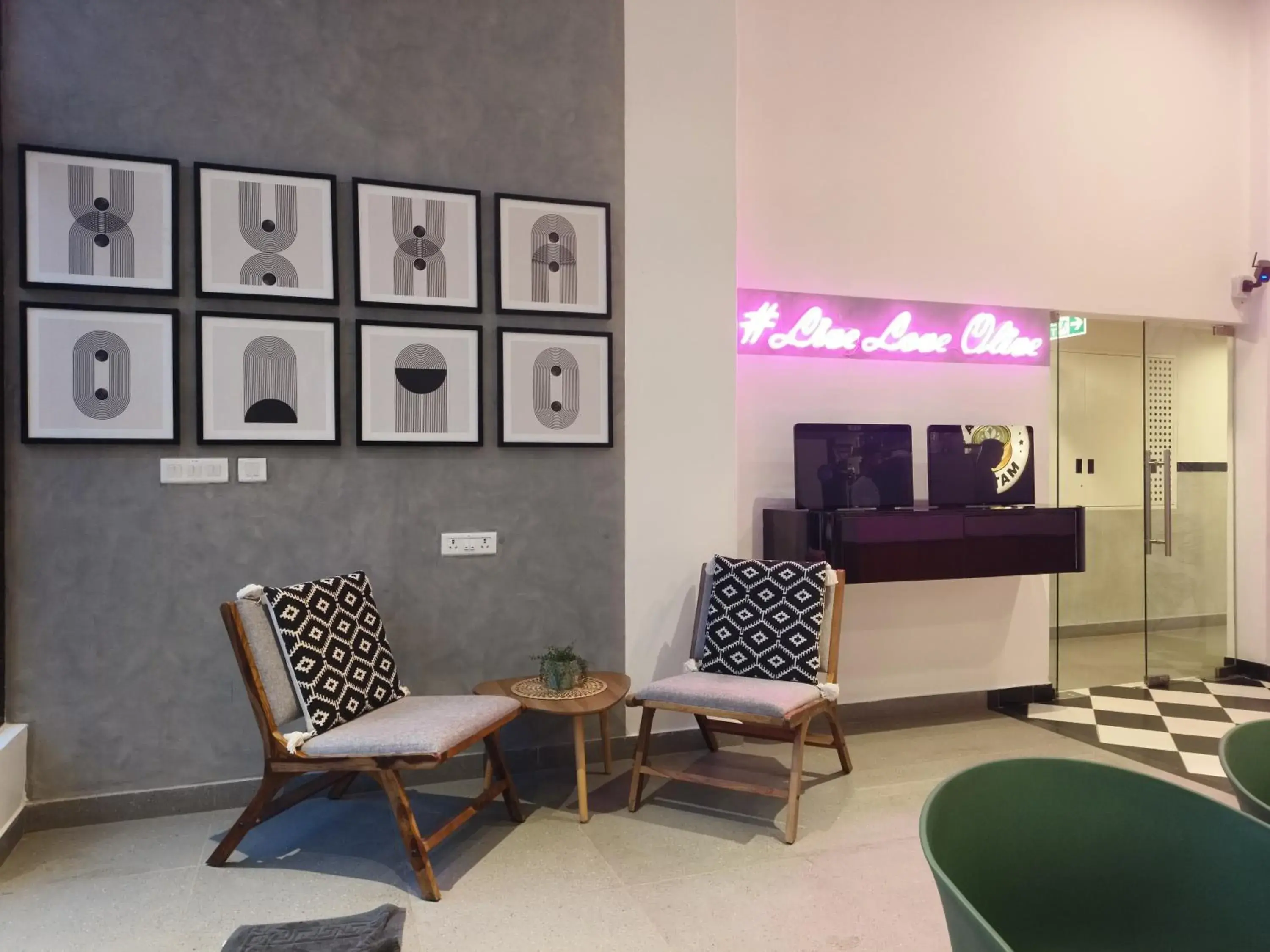 Lobby or reception in Olive Hotel Brookefield by Embassy Group Lobby or reception in Olive Hotel Brookefield by Embassy Group