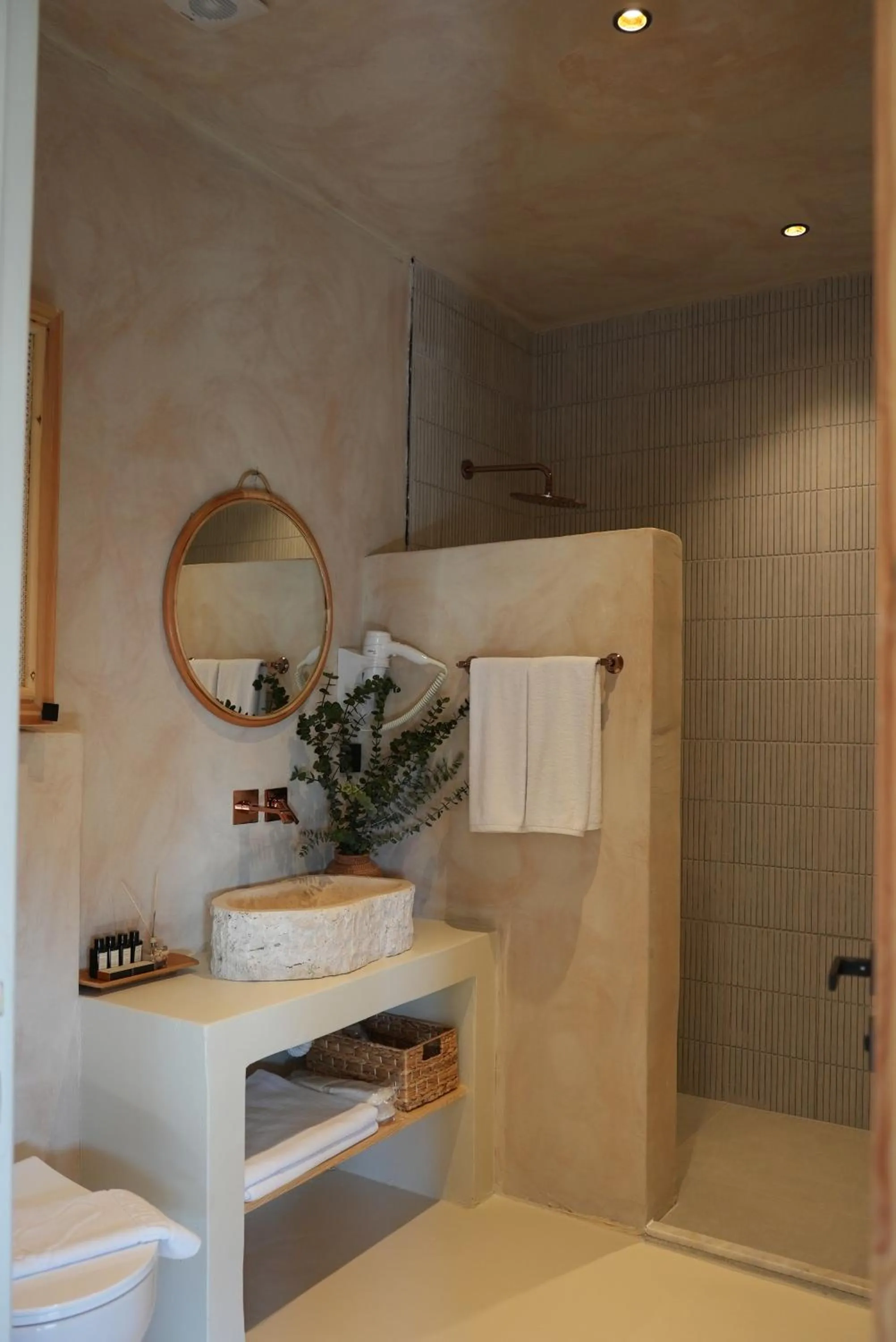 Shower in Noi Hotel Bodrum