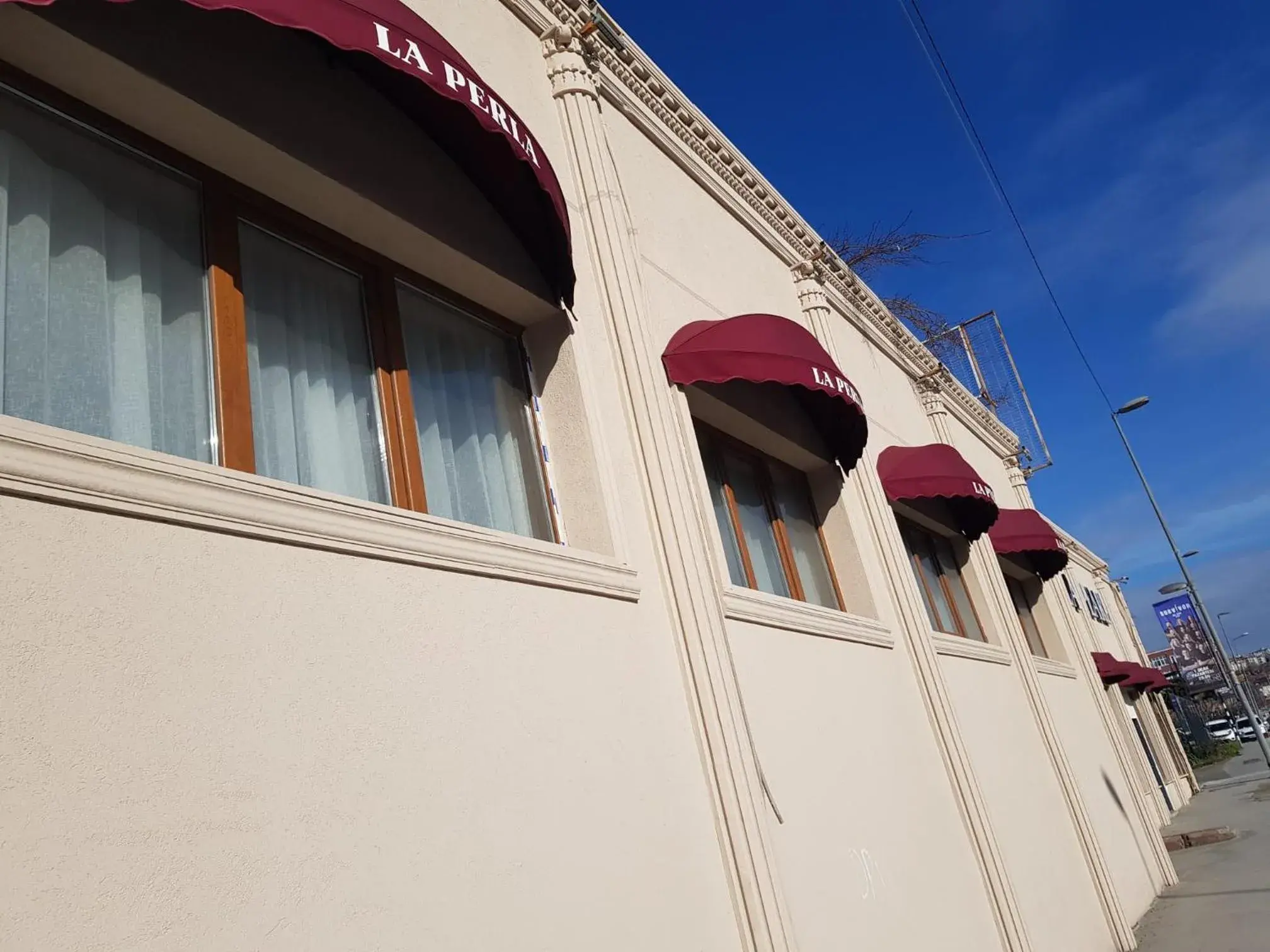 Property building in La Pearl Konaklama Property building in La Pearl Konaklama