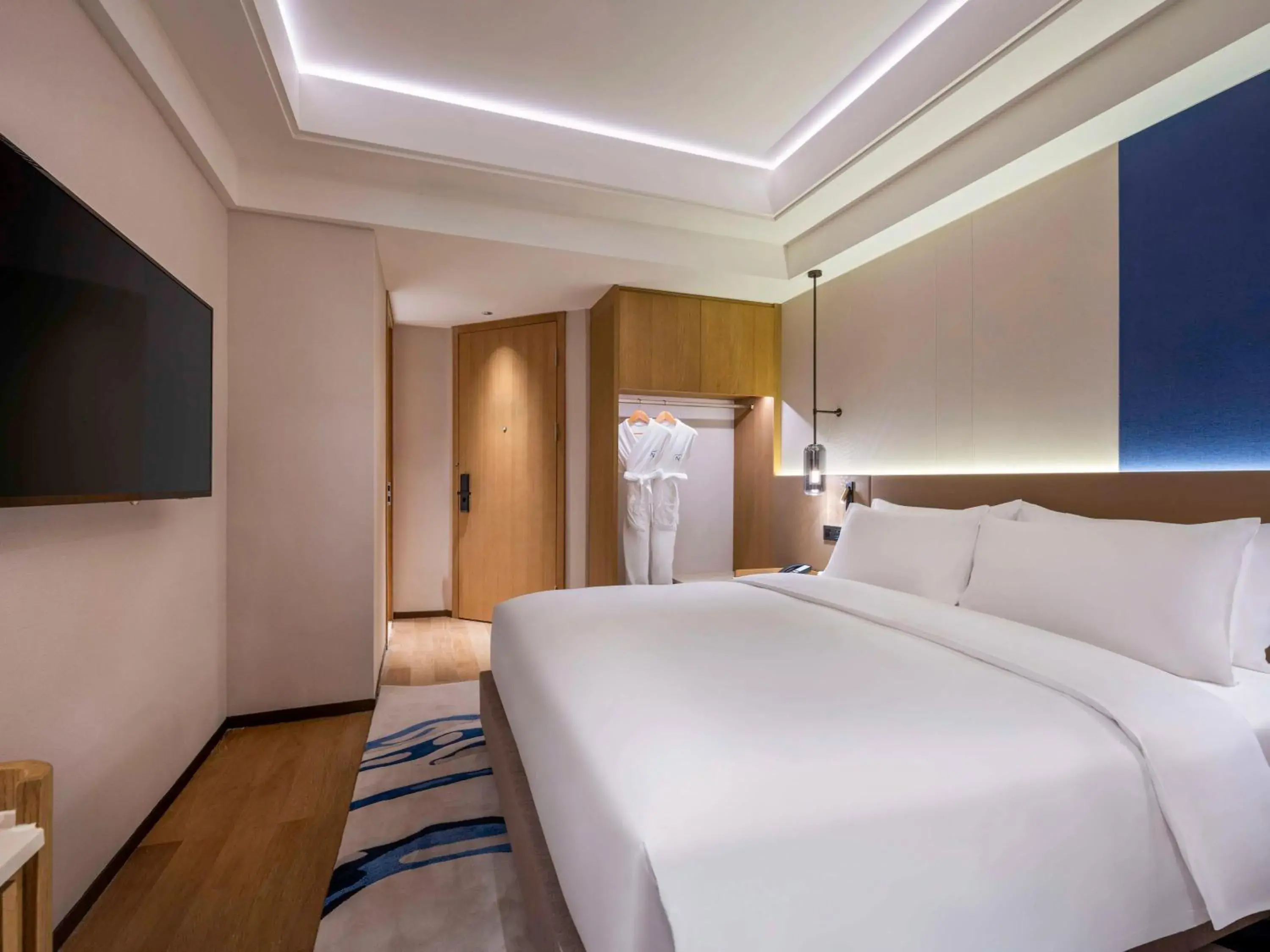 Bedroom, Bed in DoubleTree by Hilton Shanghai Jing'an Bedroom, Bed in DoubleTree by Hilton Shanghai Jing'an