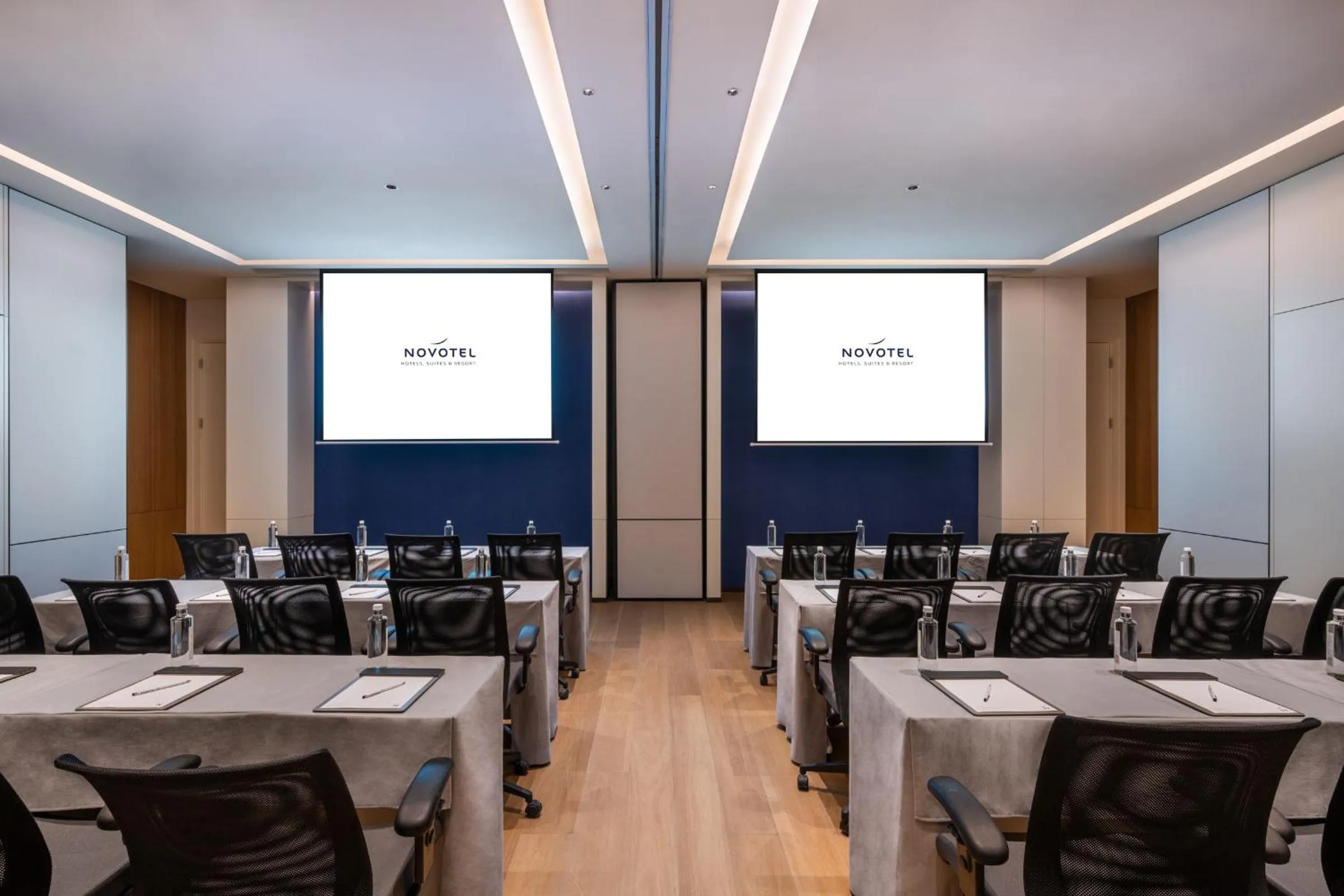 Meeting/conference room in DoubleTree by Hilton Shanghai Jing'an