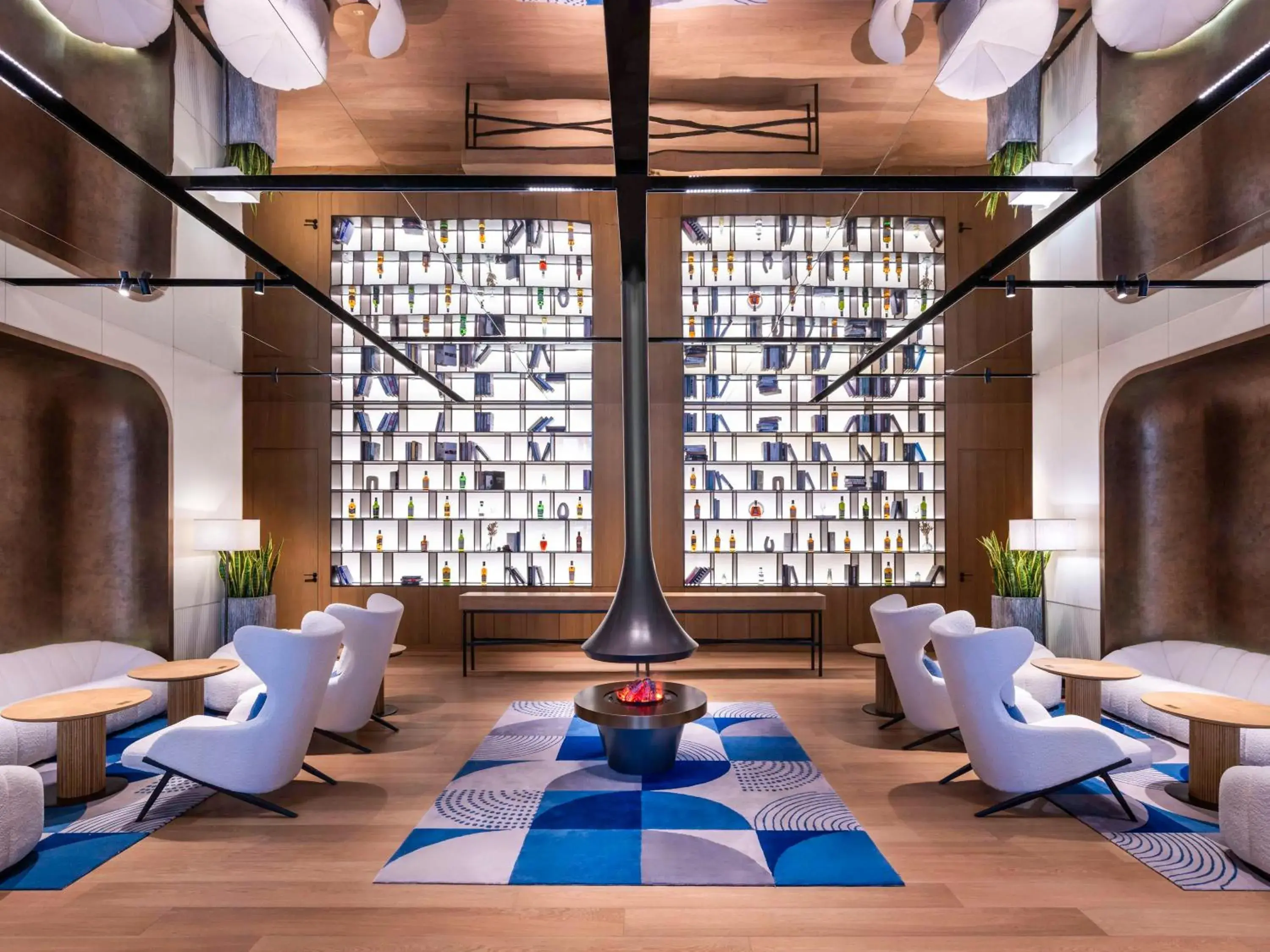 Lounge or bar in DoubleTree by Hilton Shanghai Jing'an Lounge or bar in DoubleTree by Hilton Shanghai Jing'an