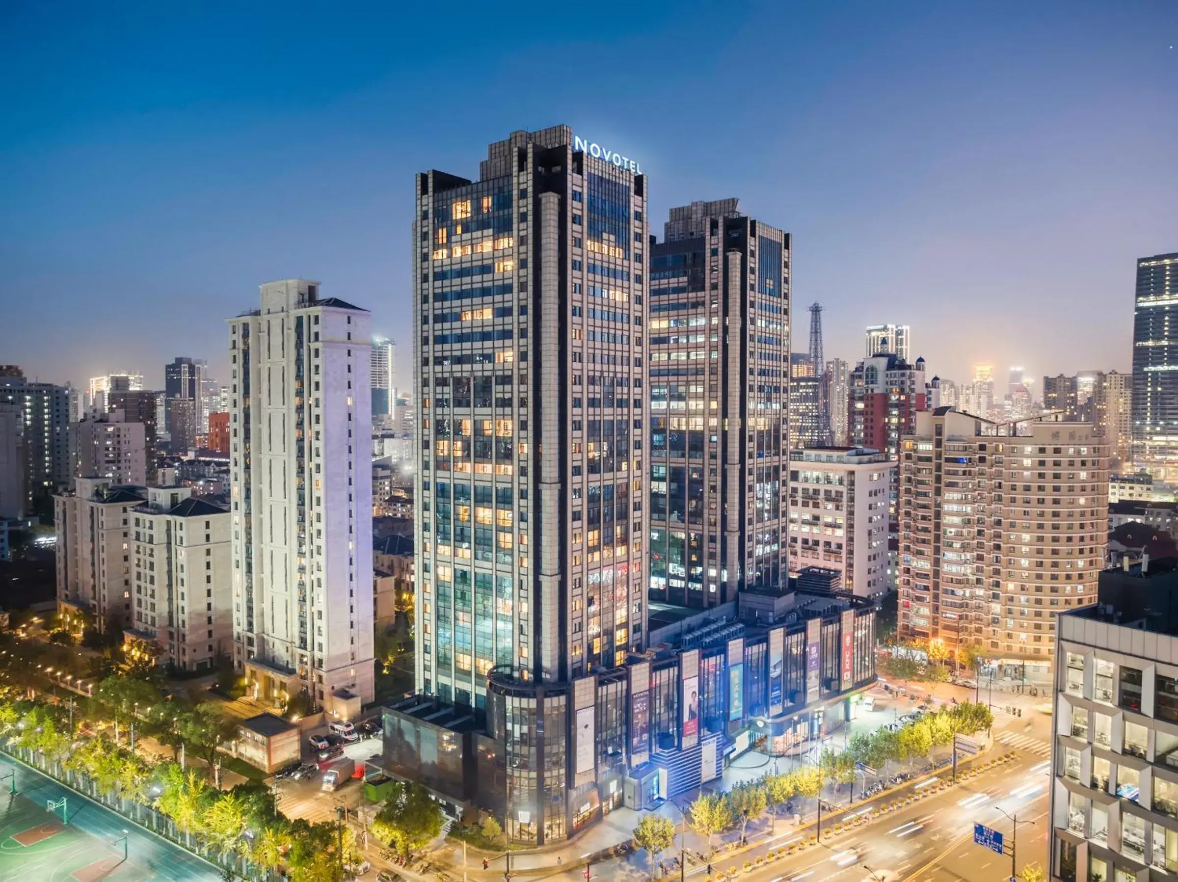 Property building in DoubleTree by Hilton Shanghai Jing'an Property building in DoubleTree by Hilton Shanghai Jing'an