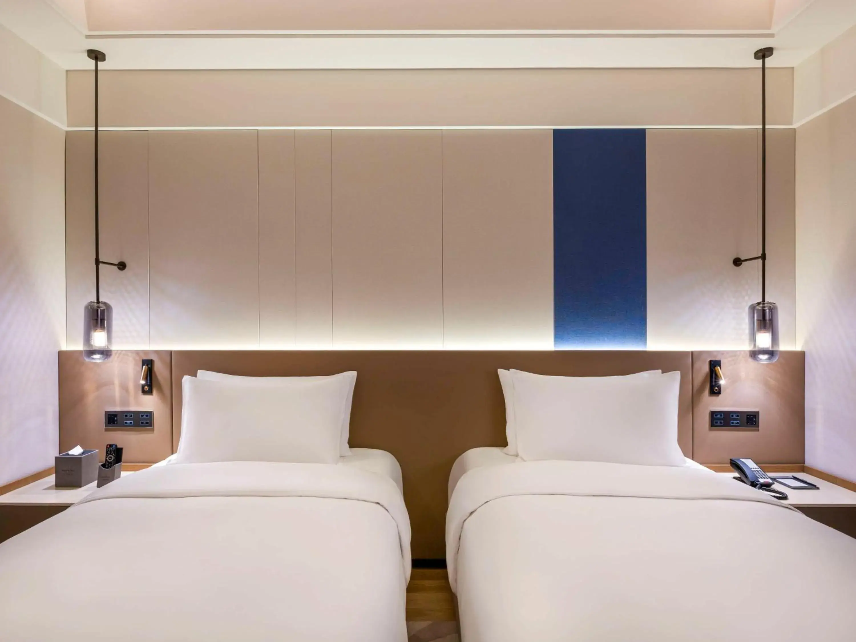 Bedroom, Bed in DoubleTree by Hilton Shanghai Jing'an Bedroom, Bed in DoubleTree by Hilton Shanghai Jing'an