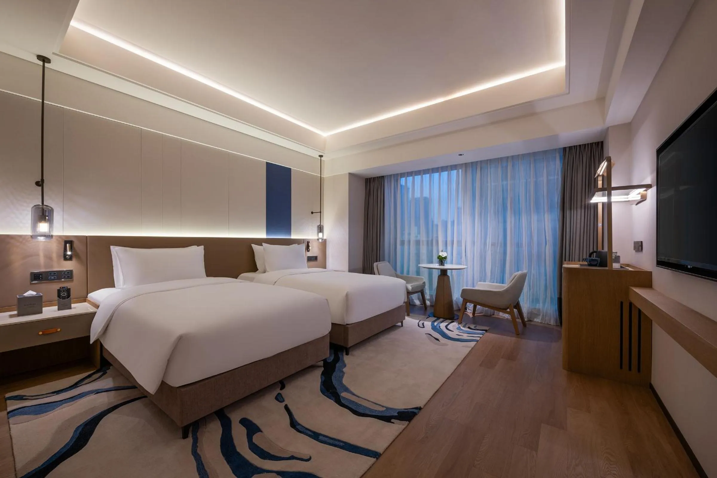 Bed in DoubleTree by Hilton Shanghai Jing'an