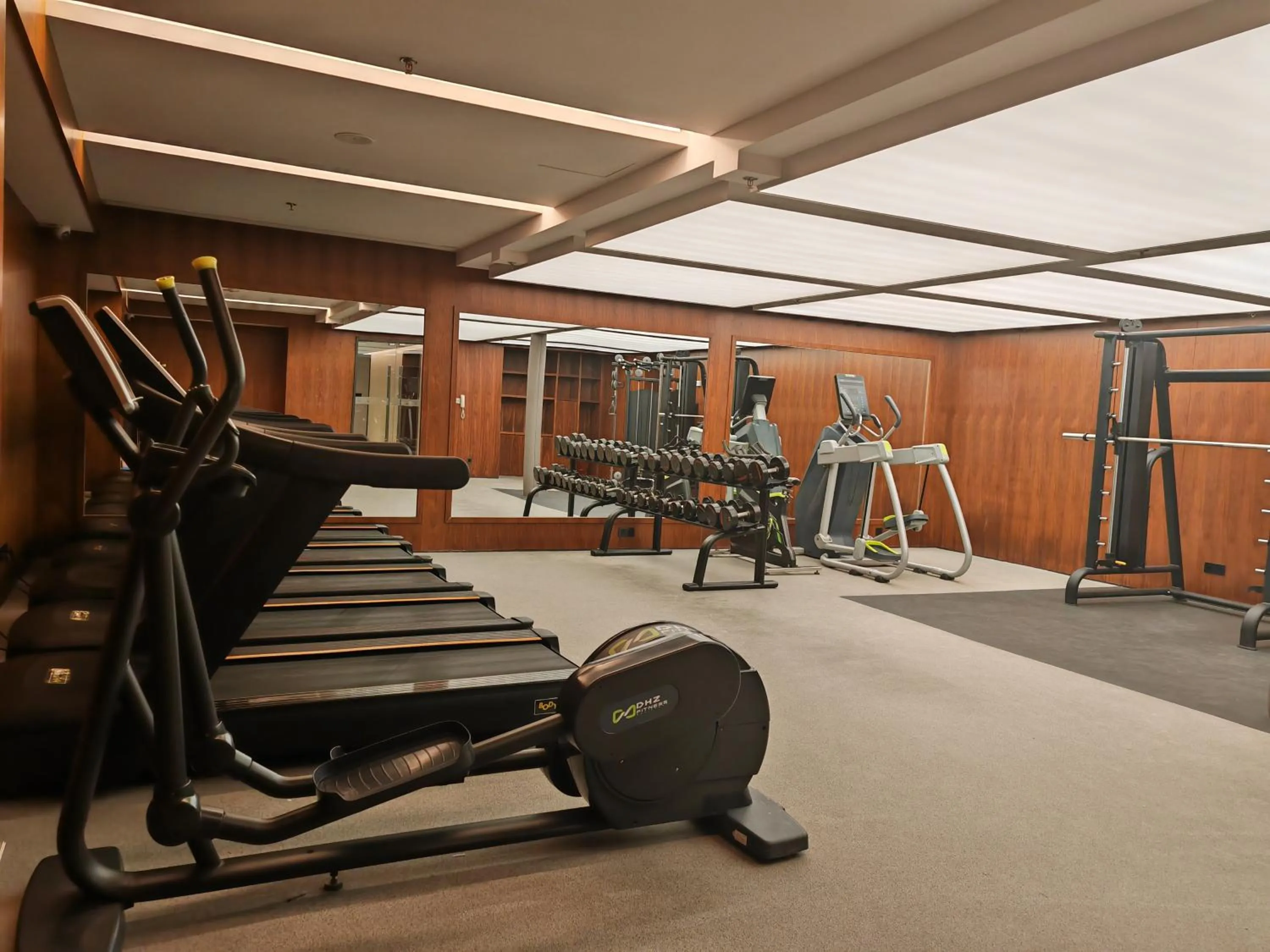 Fitness centre/facilities in DoubleTree by Hilton Shanghai Jing'an