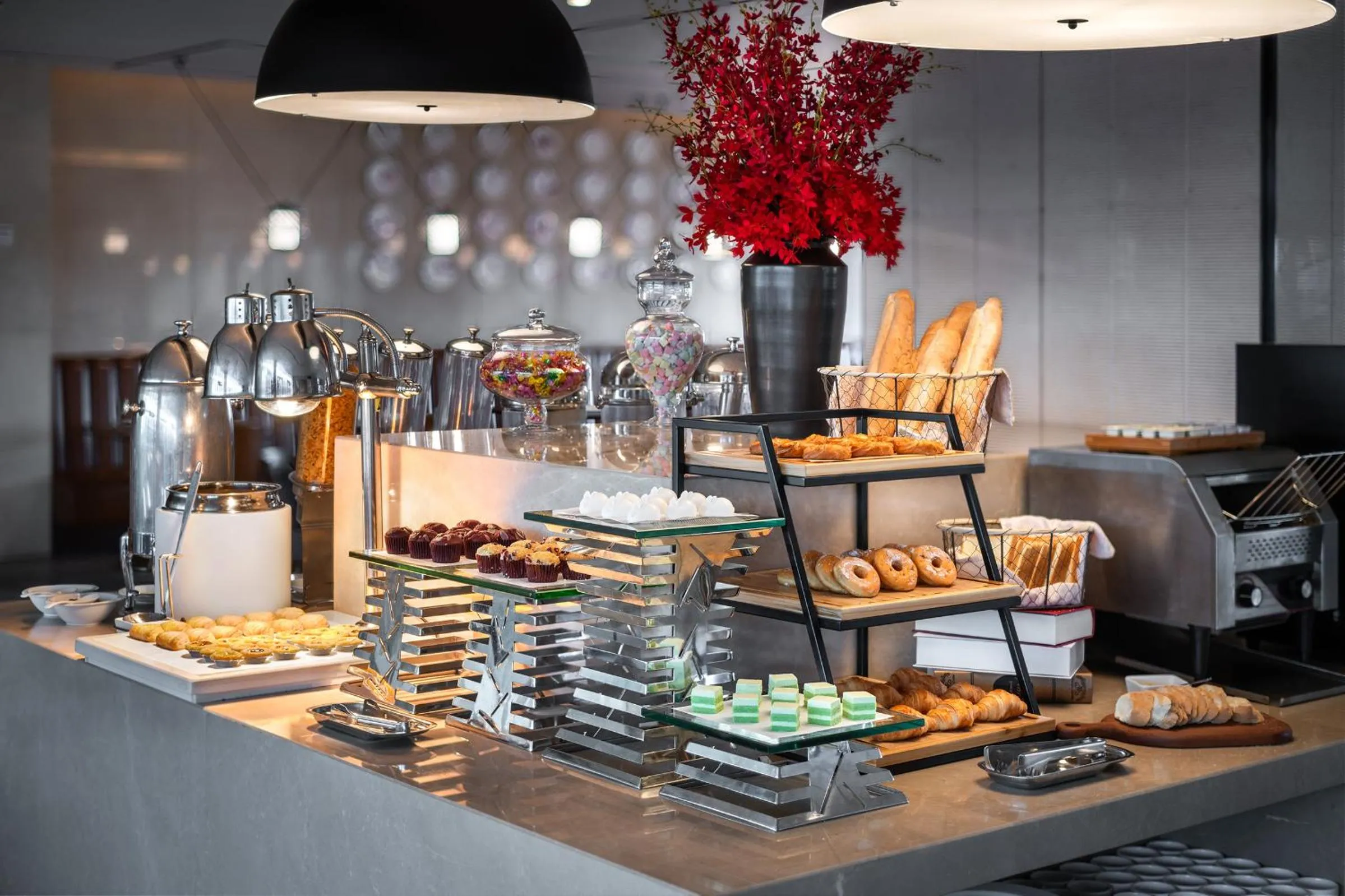 Food and drinks in Novotel Hangzhou East Railway Station