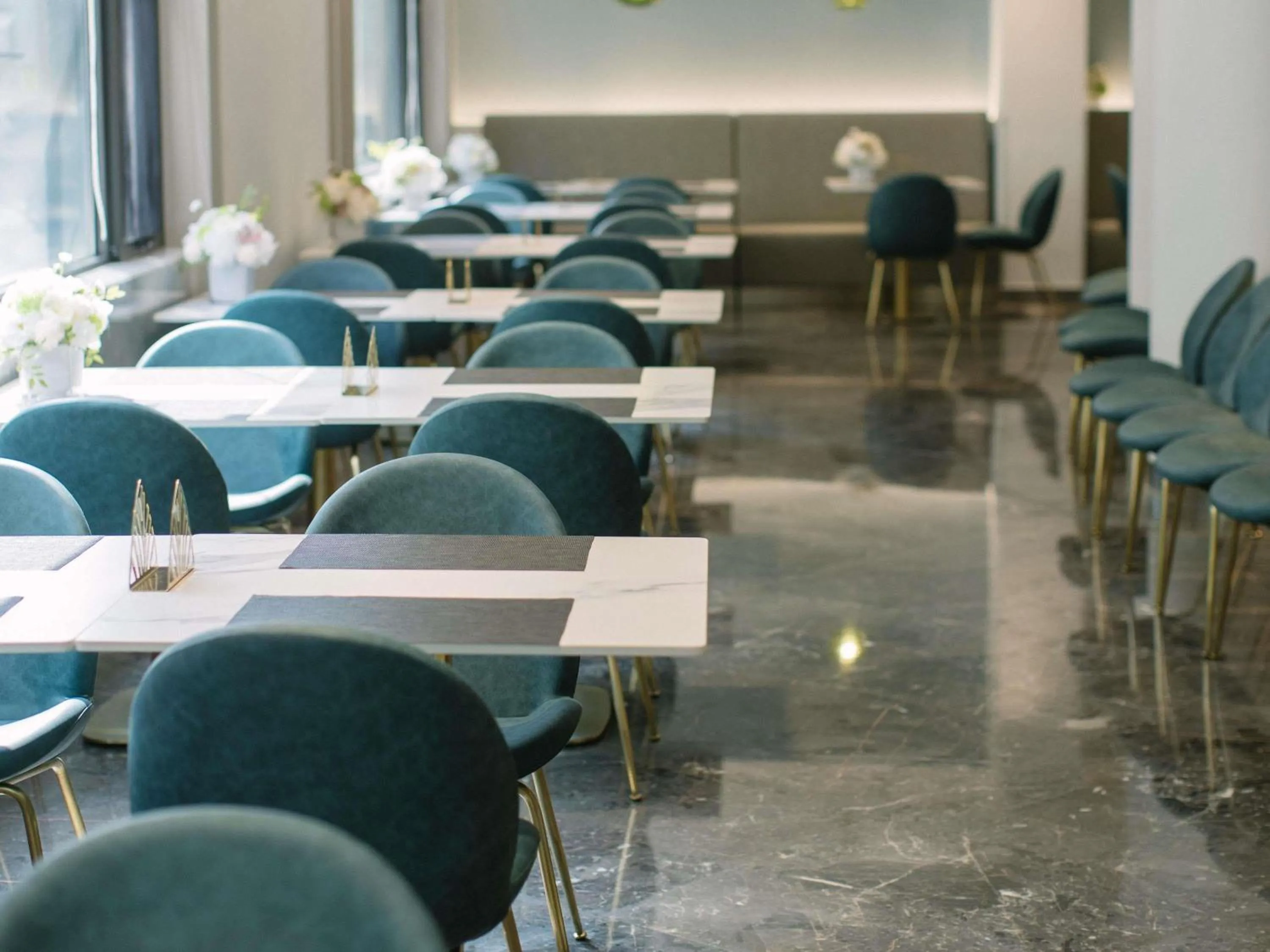 Lounge or bar in Novotel Nantong Center