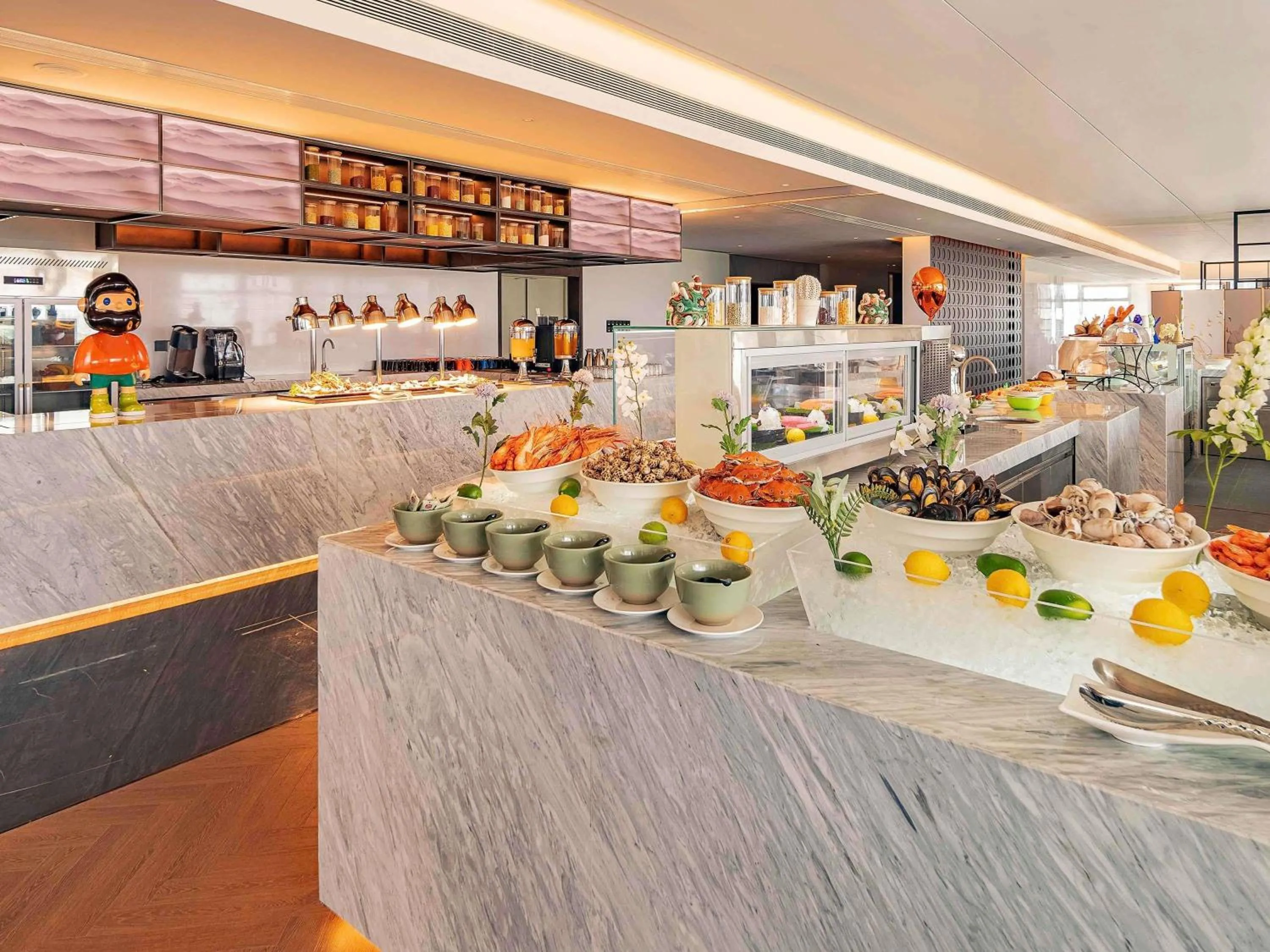 Restaurant/places to eat in Grand Mercure Shenzhen Guangming